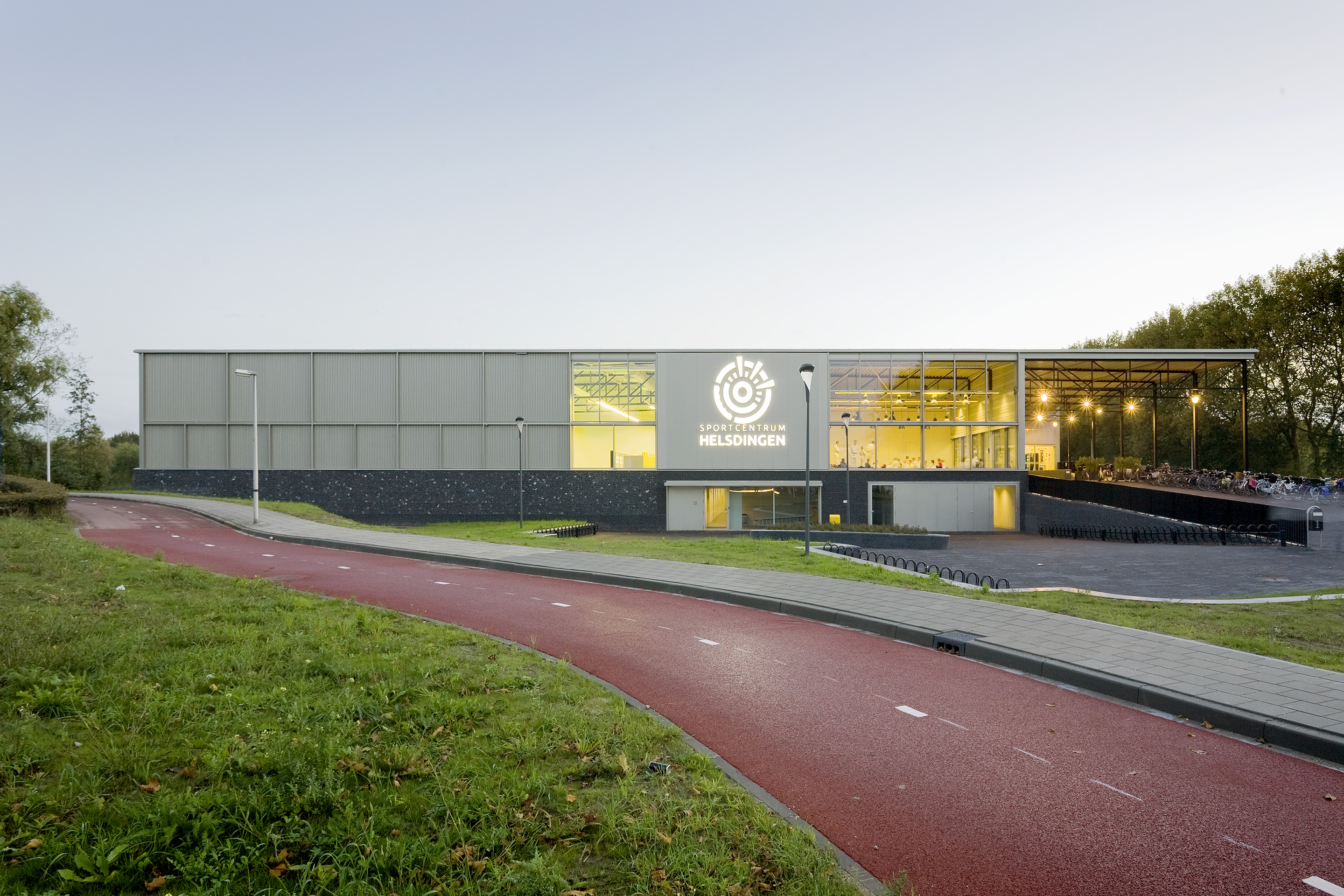 Swimming Pool De Geusselt by Slangen + Koenis Architecten - Architizer