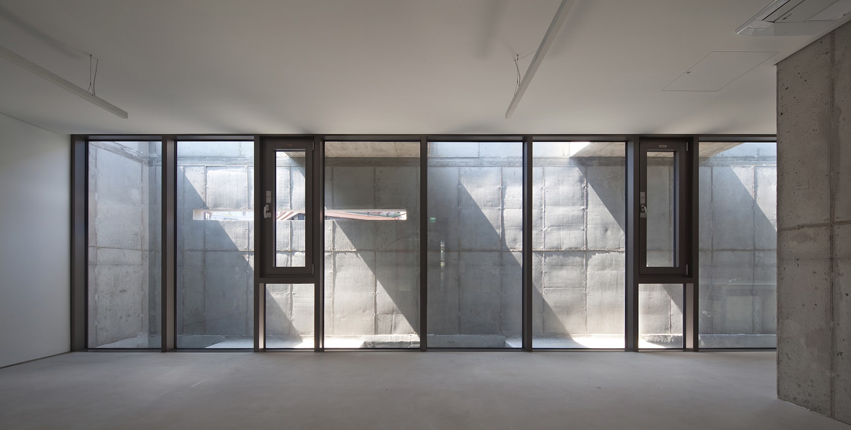 © JMY architects