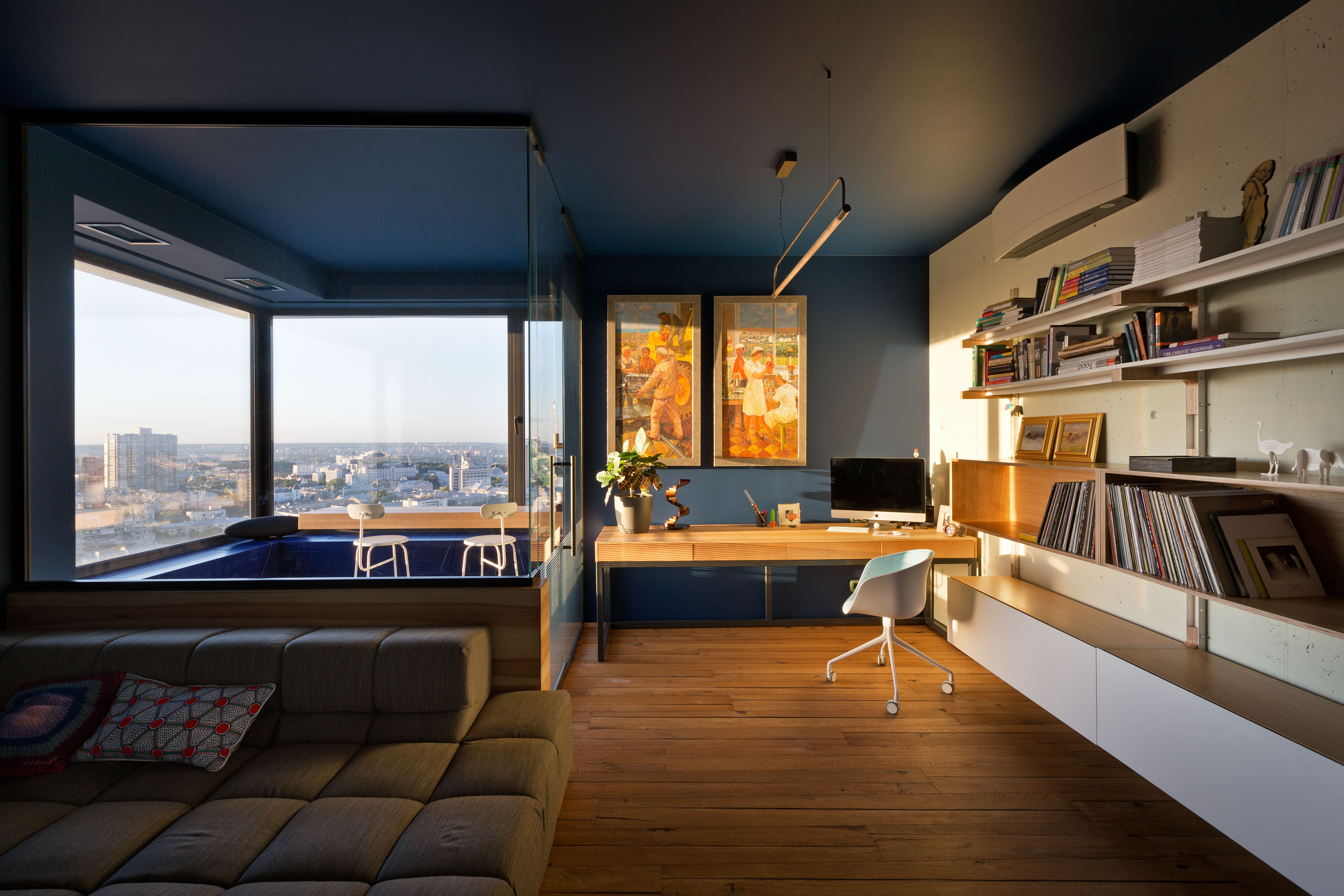 Flat photo. Студия с панорамными окнами. Современная квартира. Необычные интерьеры квартир. Уютная квартира.