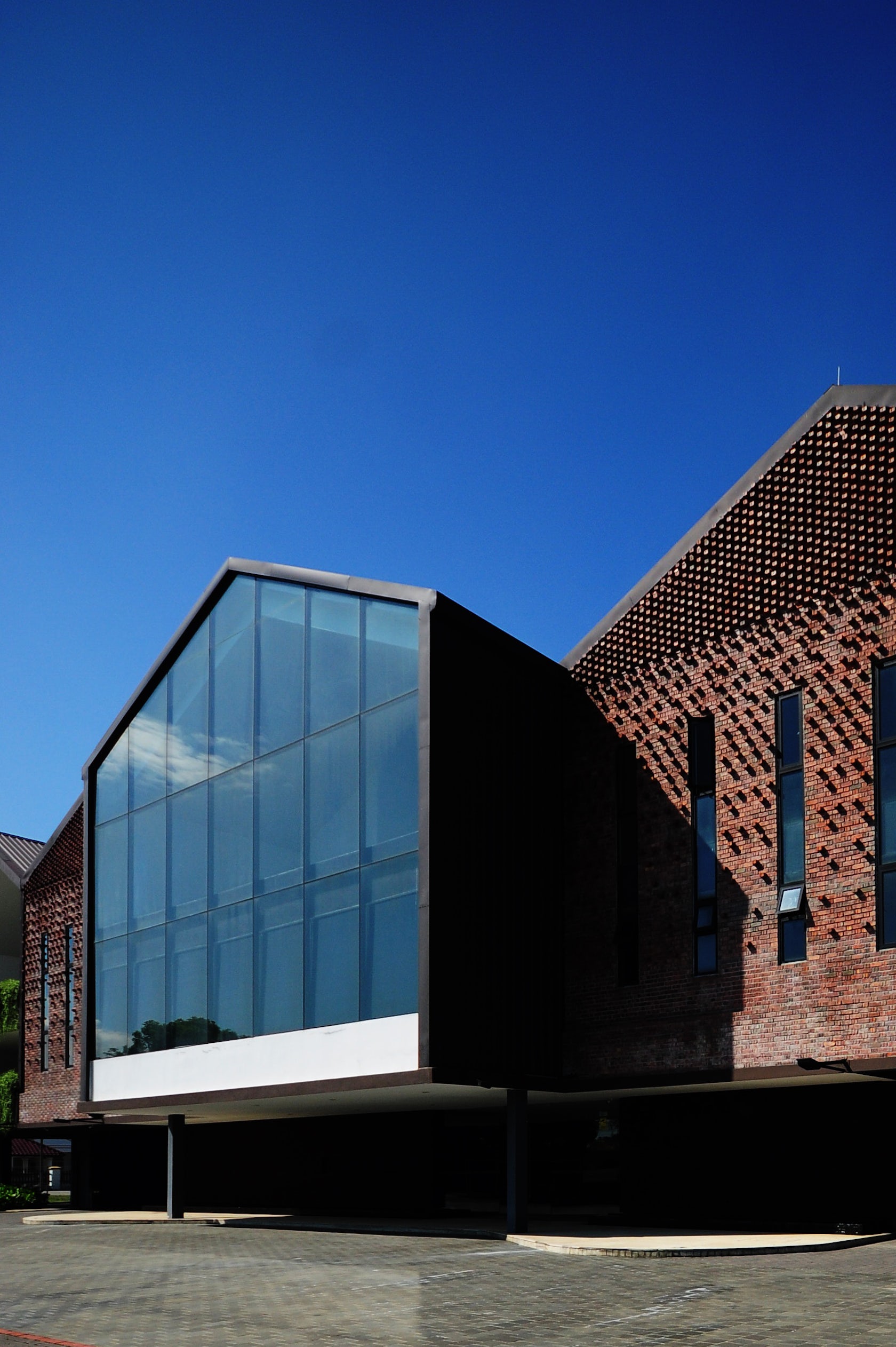 © L Architects