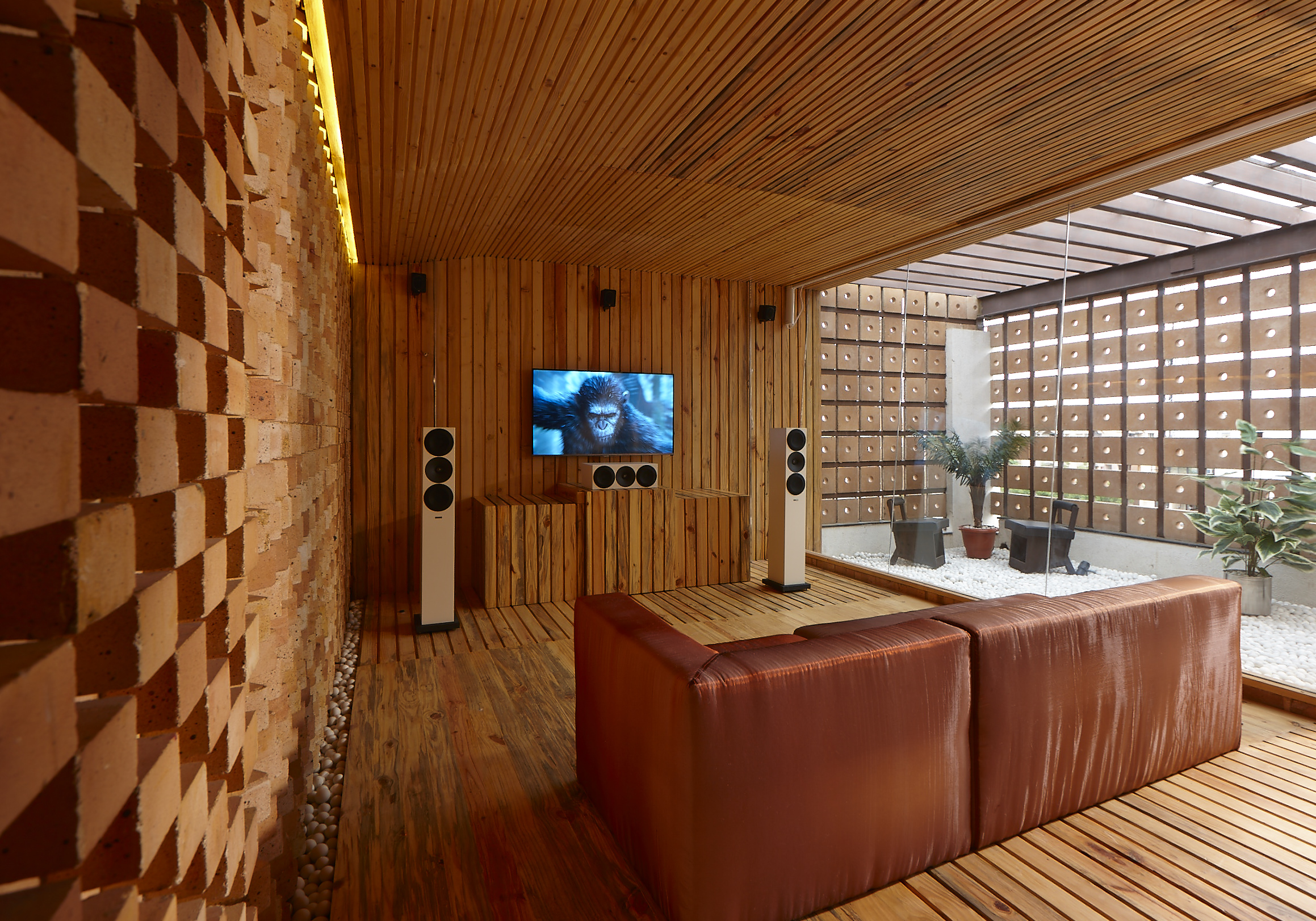 Hammer Anvil Stirrup Studio by Sfurna Designs - Architizer