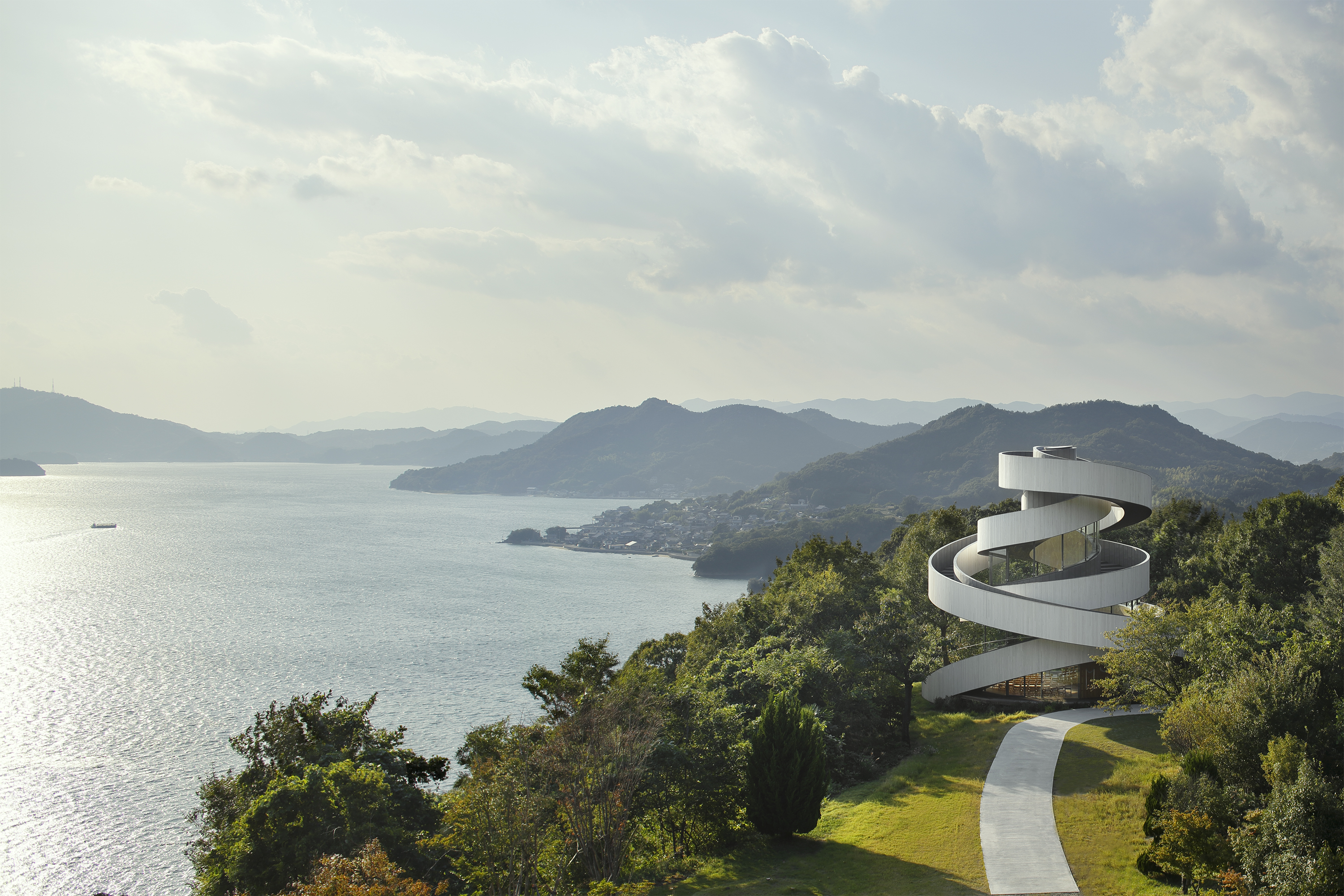 Природа и архитектура. Часовня ribbon Chapel (Хиросима, Япония) nap Architects. Дворец бракосочетания «ribbon Chapel”, Япония. Ribbon Chapel («ленточная капелла»).. Свадебная часовня в Хиросиме, Архитектор Хироси Накамура.