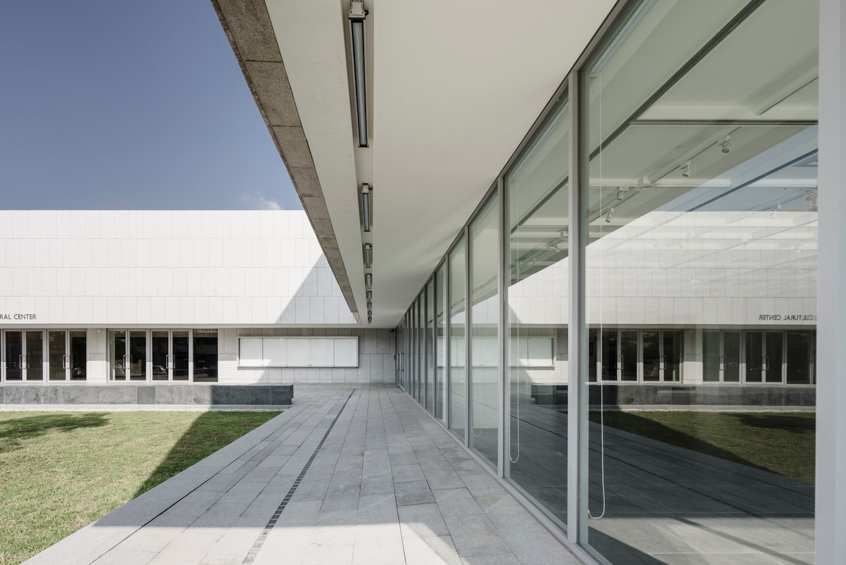 © MAYU architects