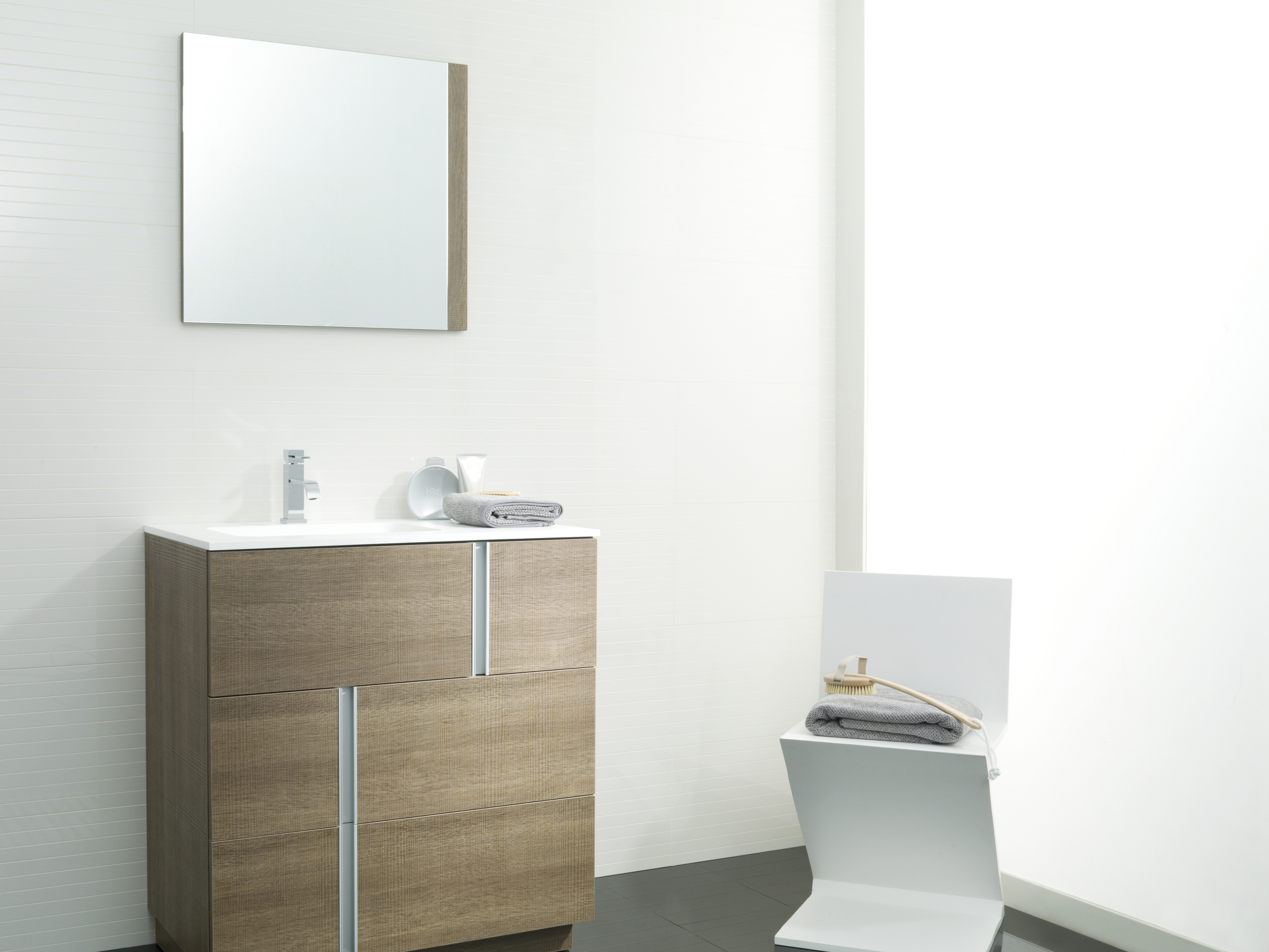 Travat Vanity