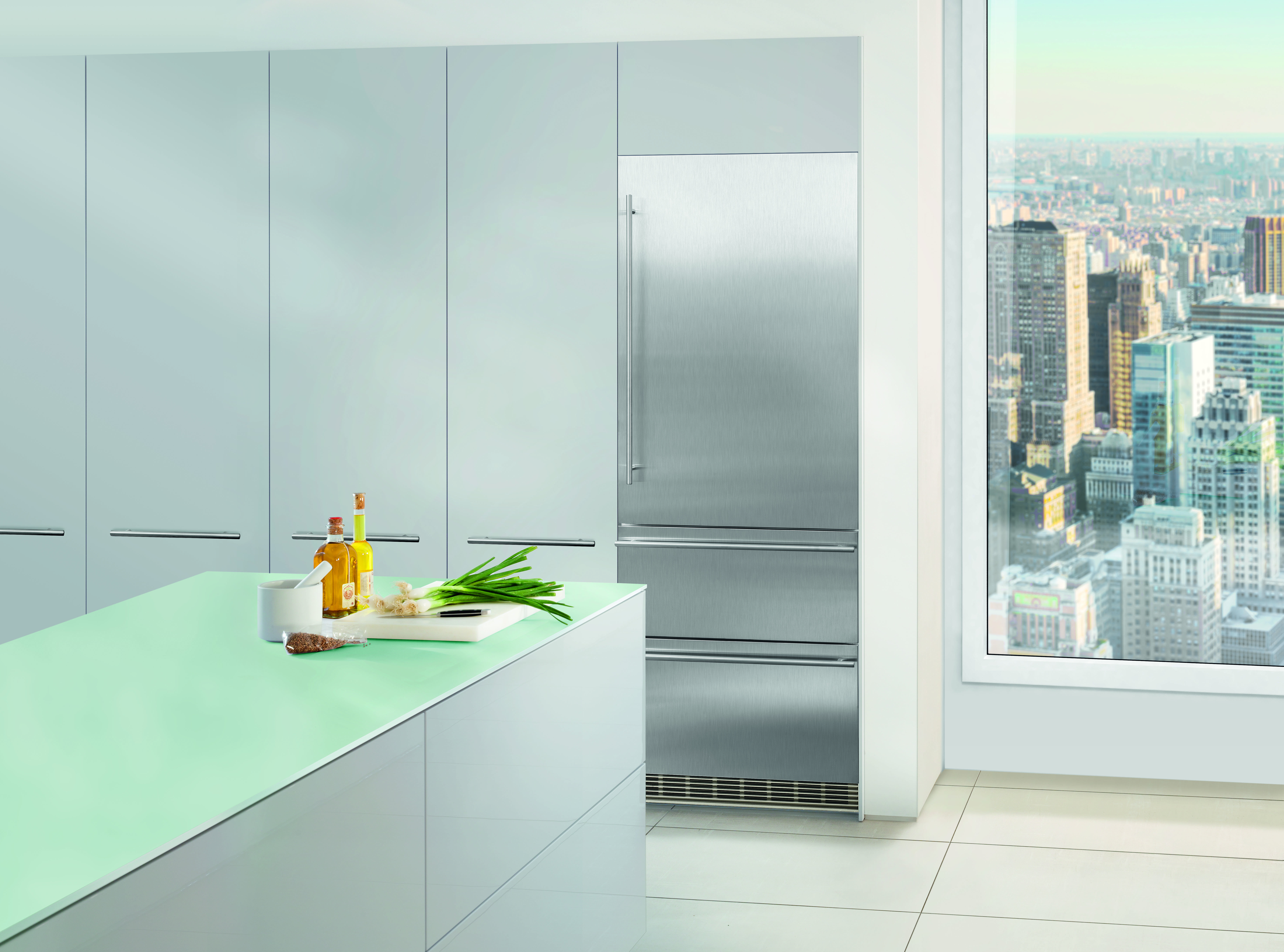 HC 1540	Fully Integrated Refrigerator