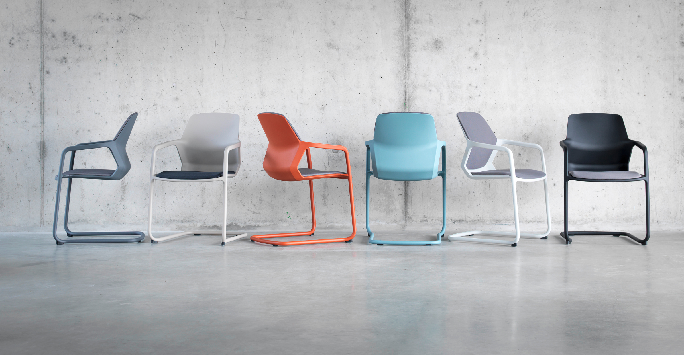 186 Metrik cantilever chair