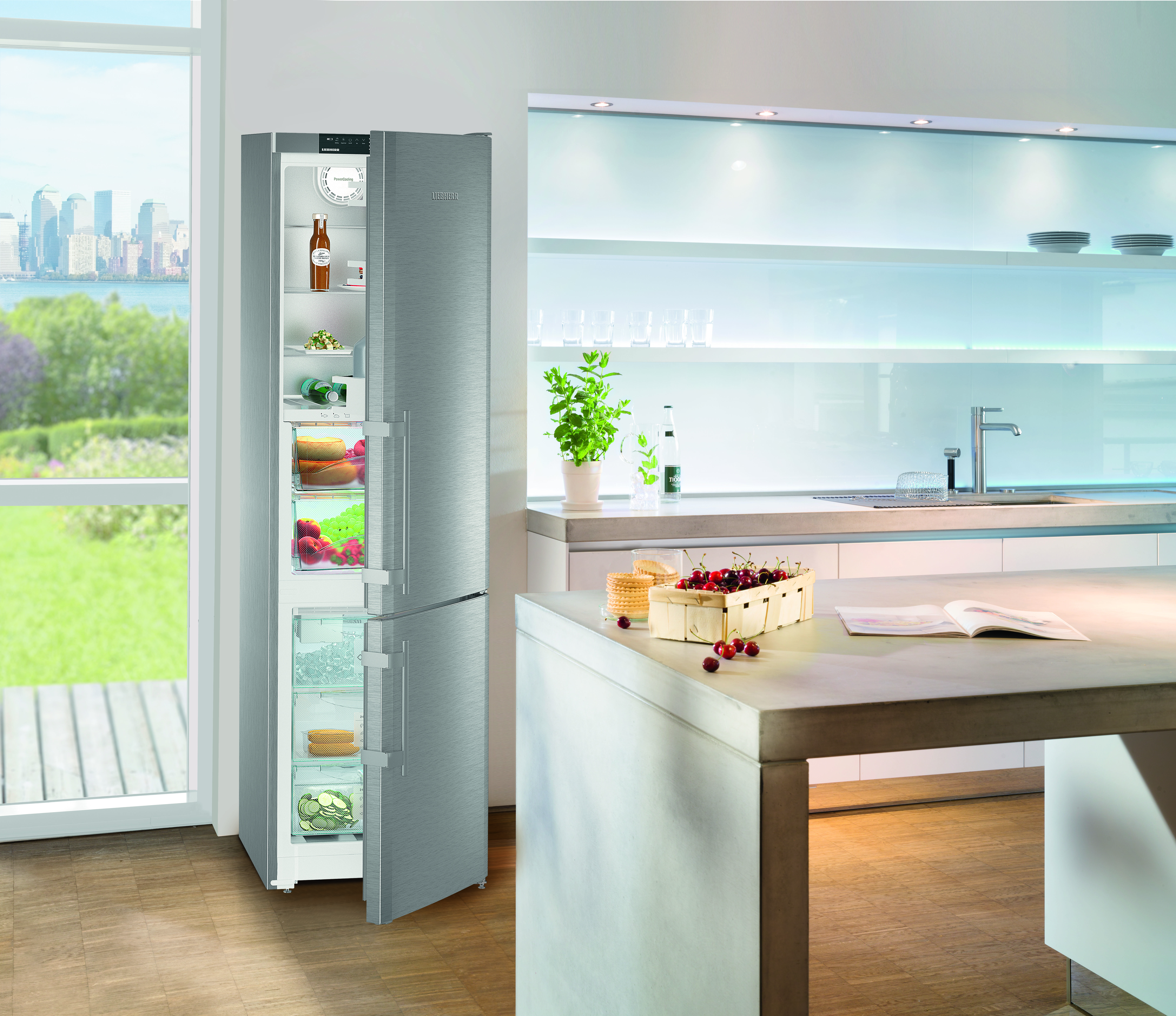 CBS 1360 Freestanding/Semi-Built-In Refrigerator