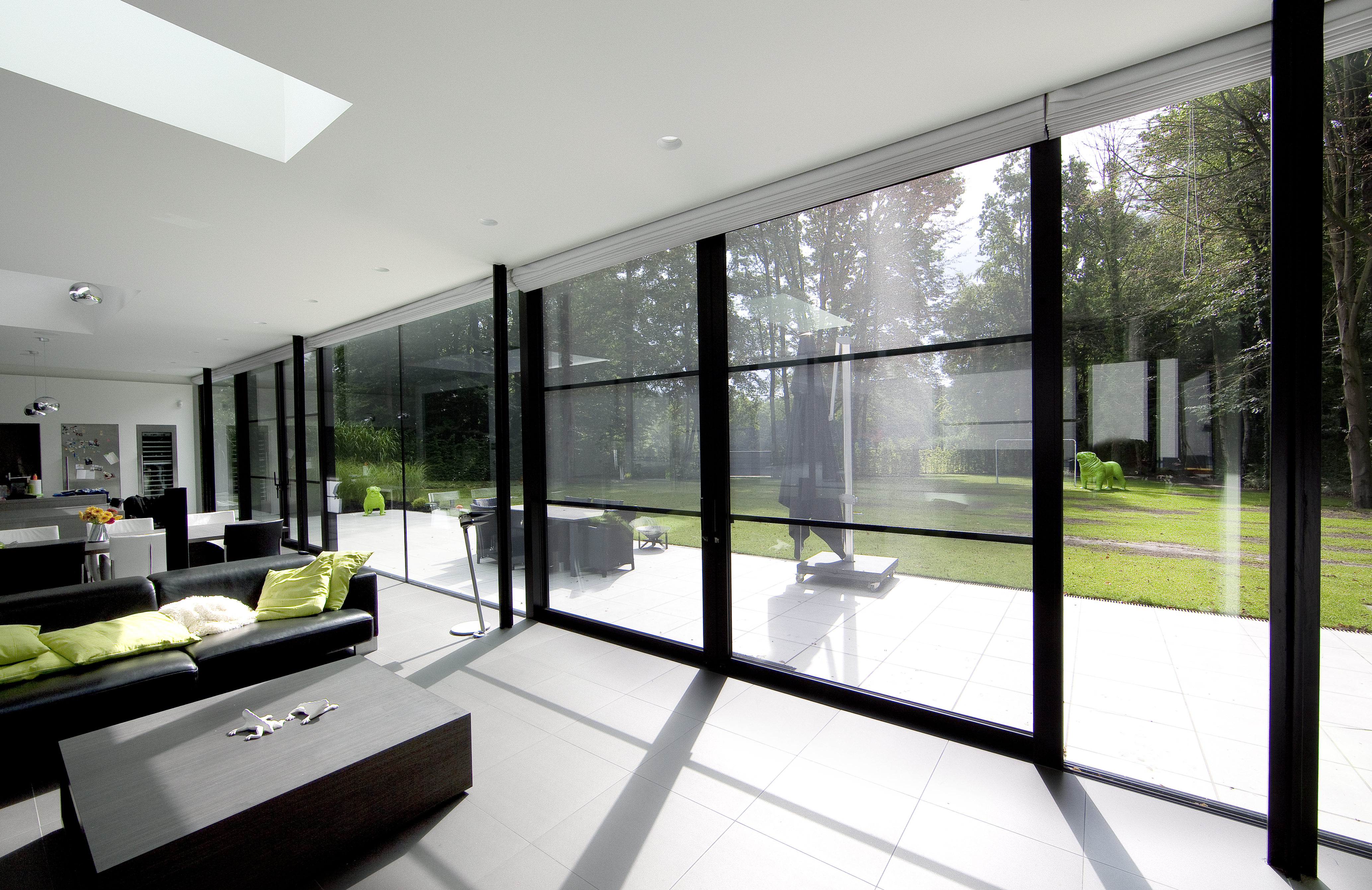 CP 155: premium insulating slide and lift-system