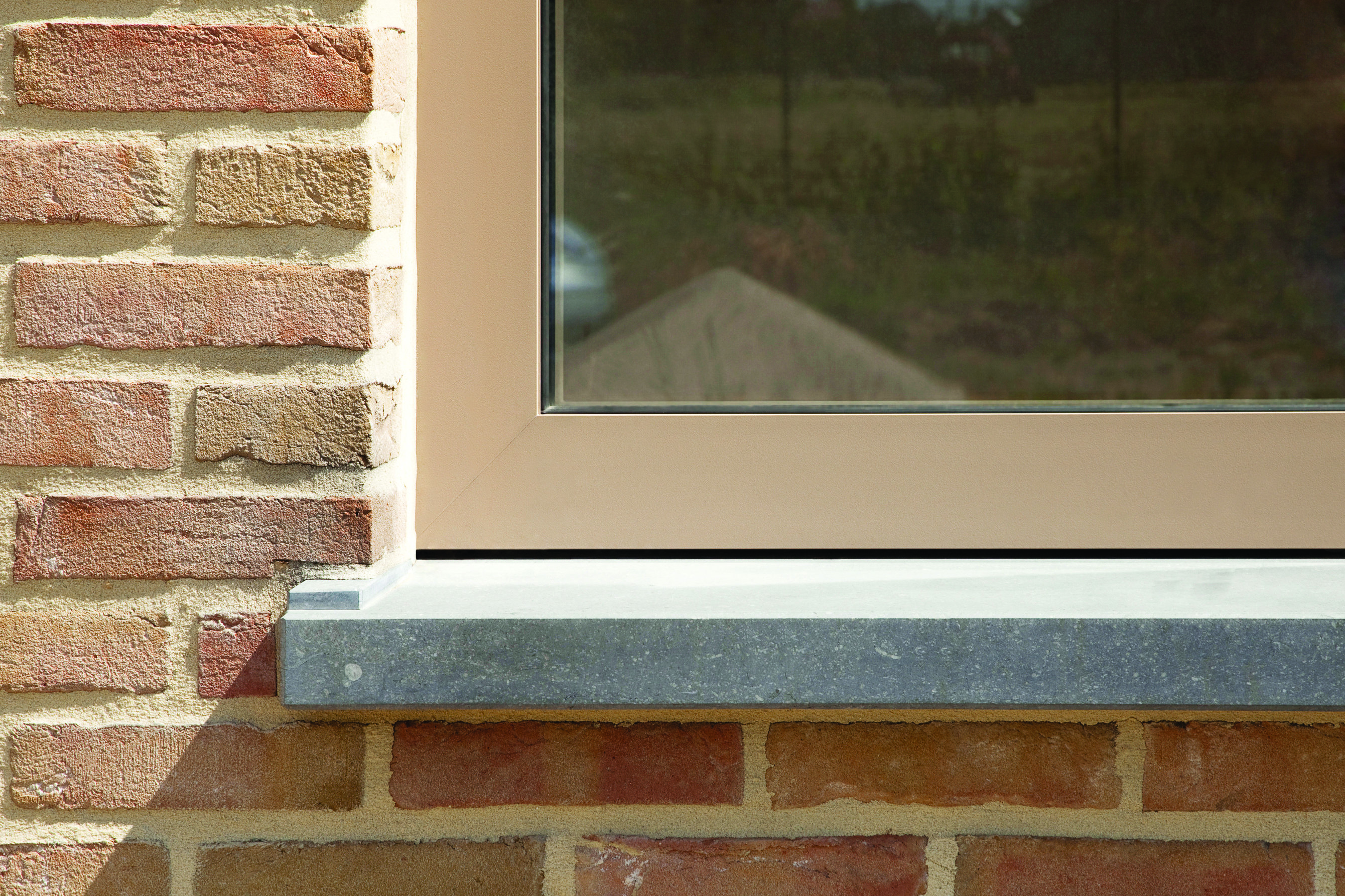 CS 77: optimised window for safety and comfort