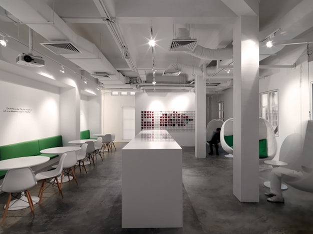 Building Identity: 10 Bold Supergraphics That Make a Statement ...