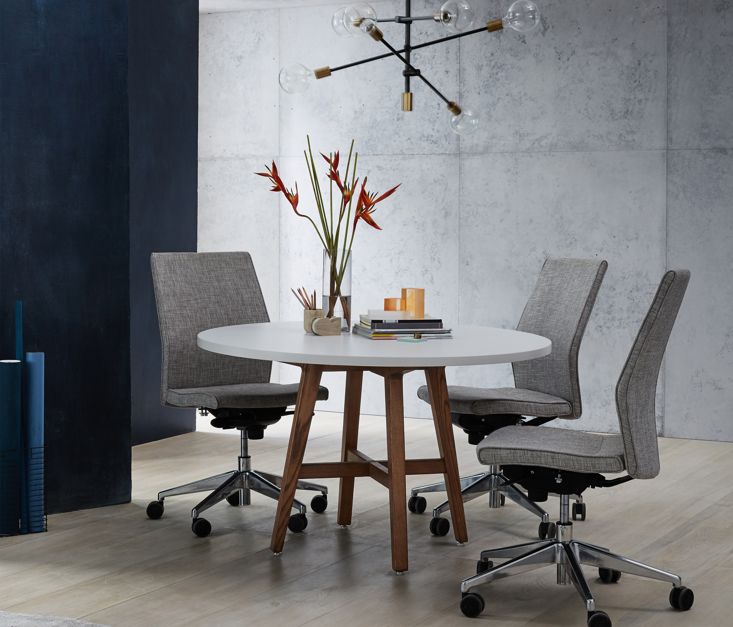 Modern Round Meeting Table