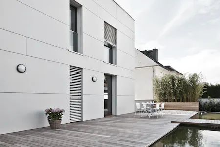 EQUITONE facade