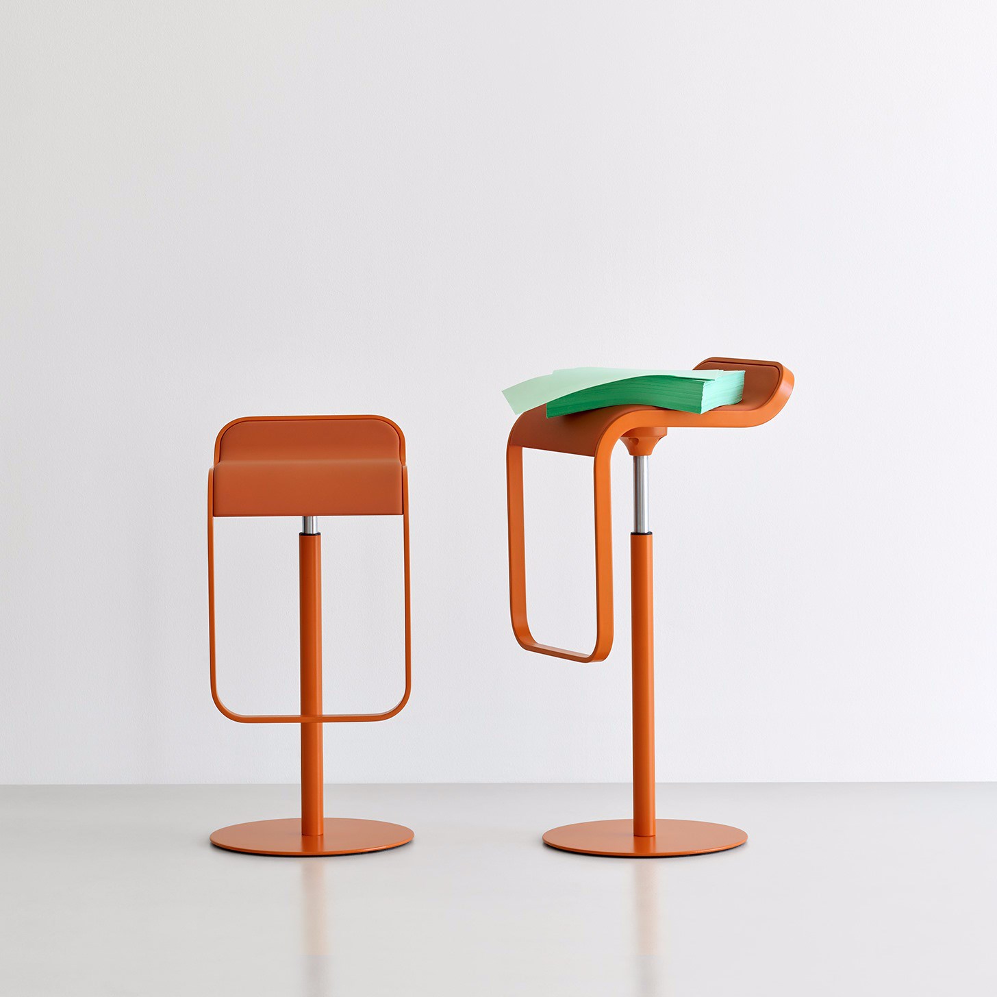 LEM | Stool