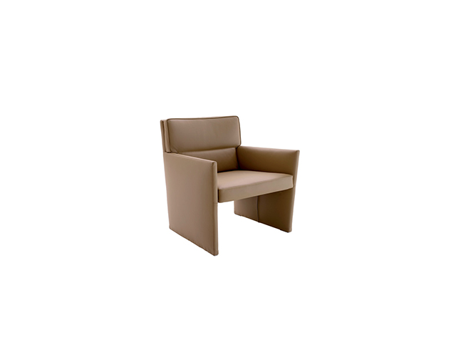 Posa Armchair