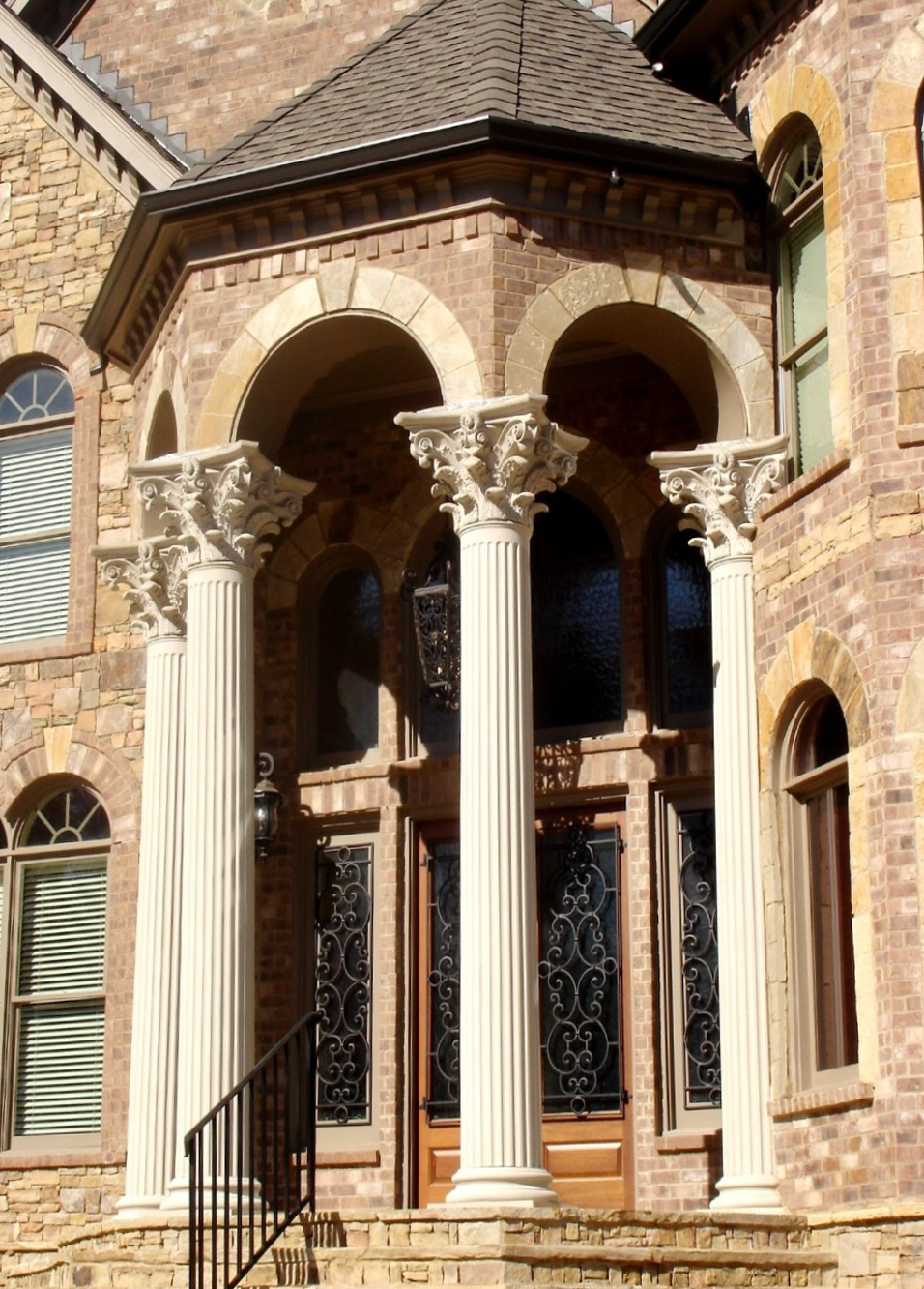Fiberglass Columns – Load-Bearing & Decorative