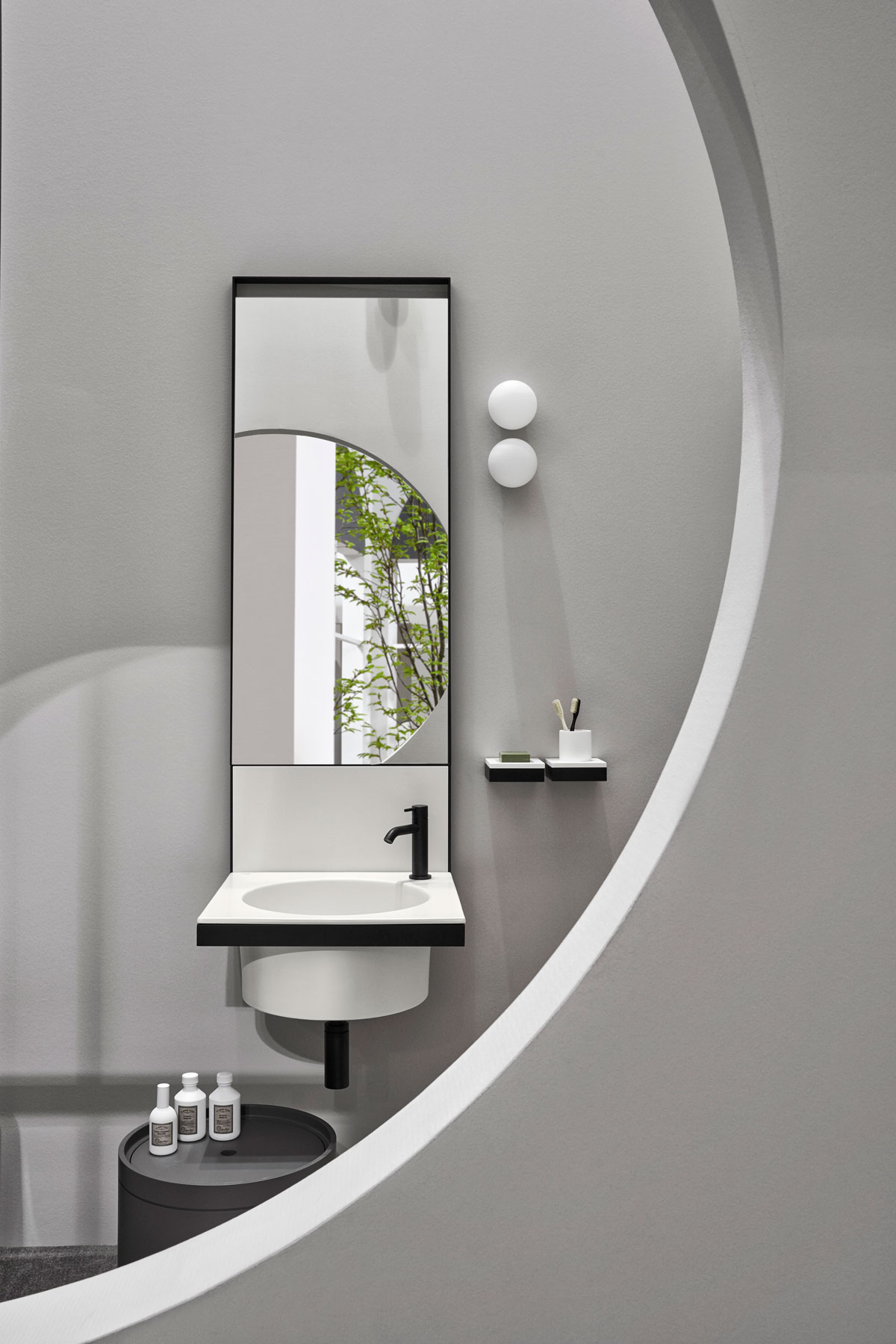 ELLE washbasin with cabinet design Andrea Parisio, Giuseppe Pezzano