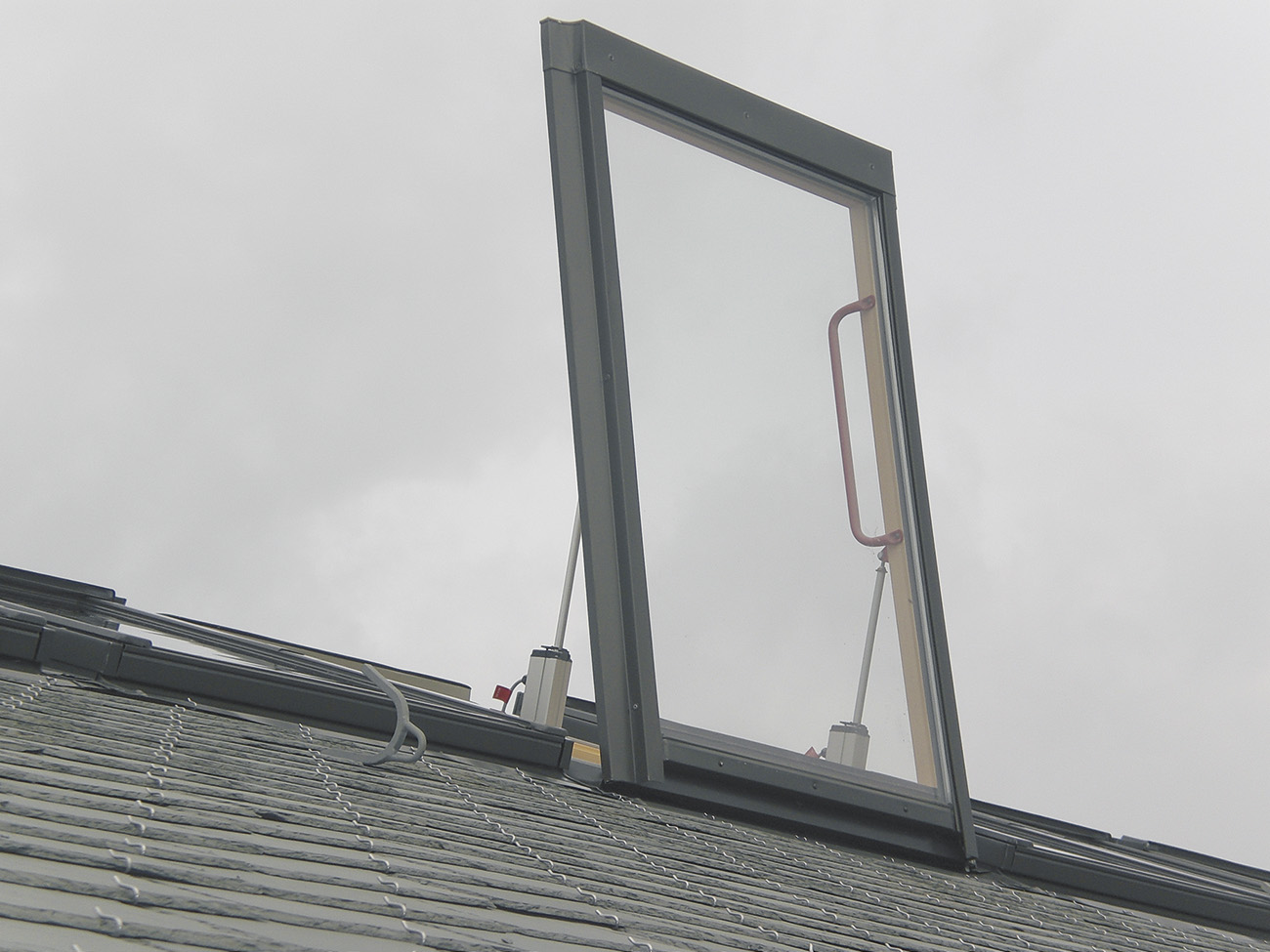 FSP Smoke Ventilation Roof Windows | FAKRO
