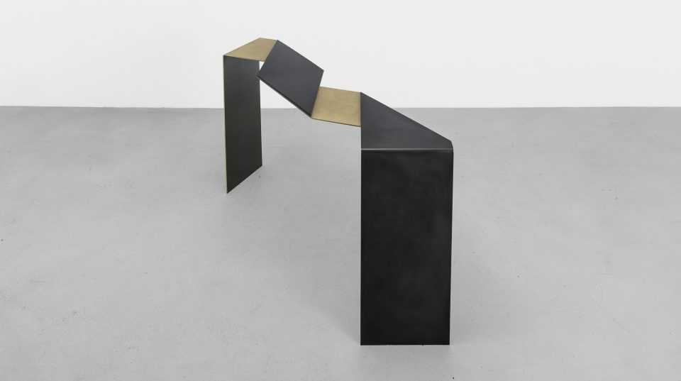 Signature // Fold Console