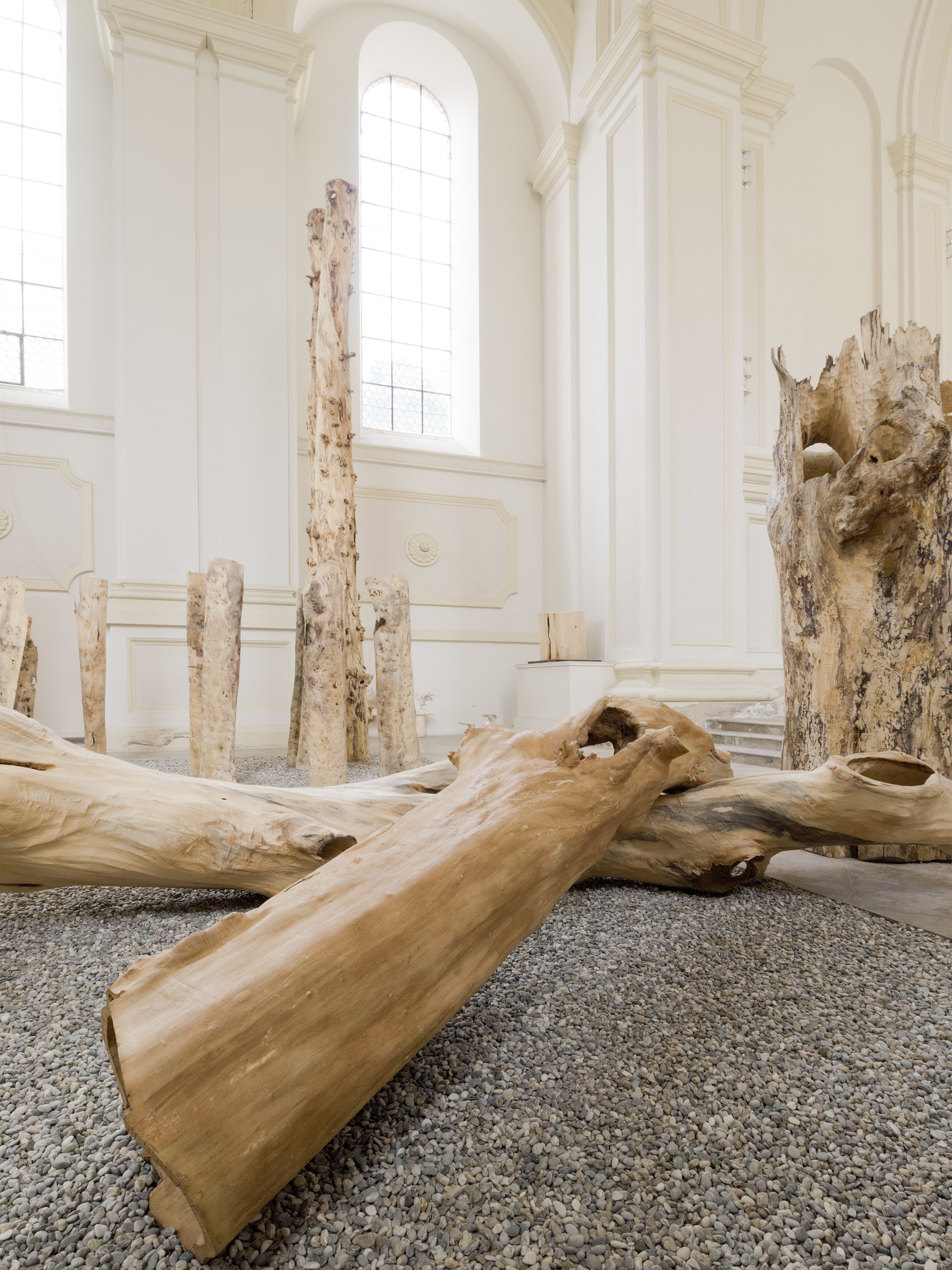Tree sculpture "Reclining Couple" / SKUL 208