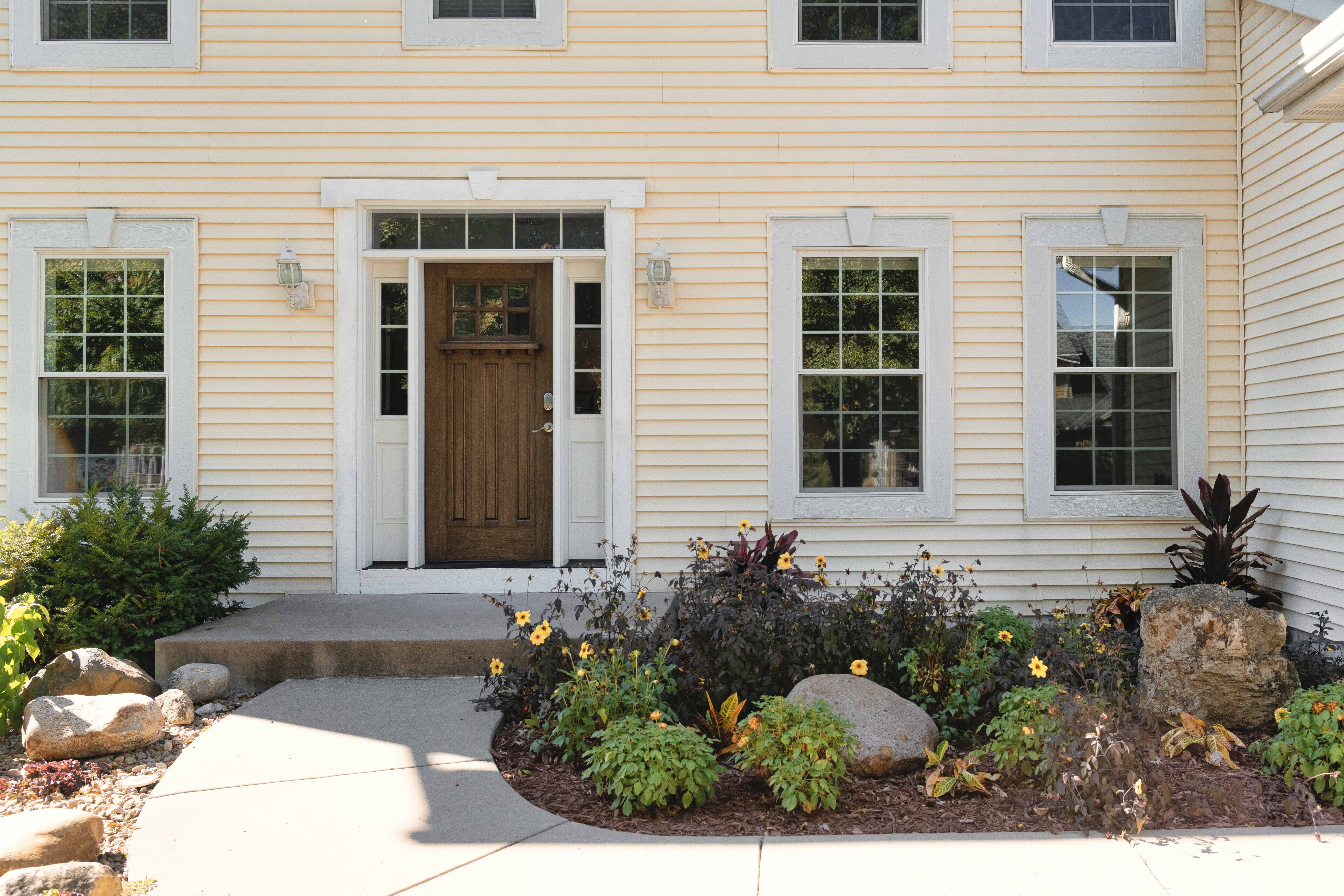 Marvin Essential Single Hung Window