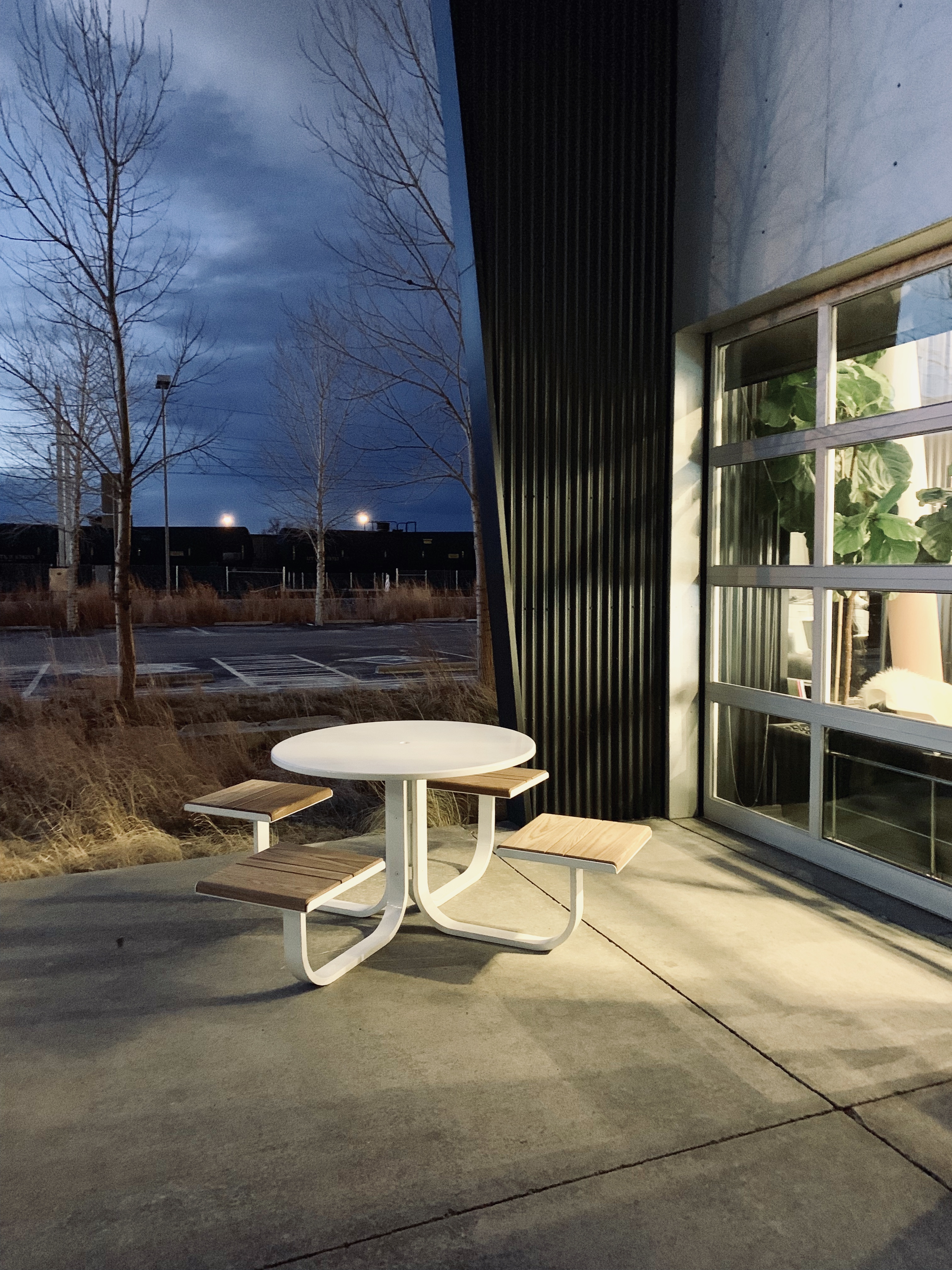 Site Pieces | Carousel Table