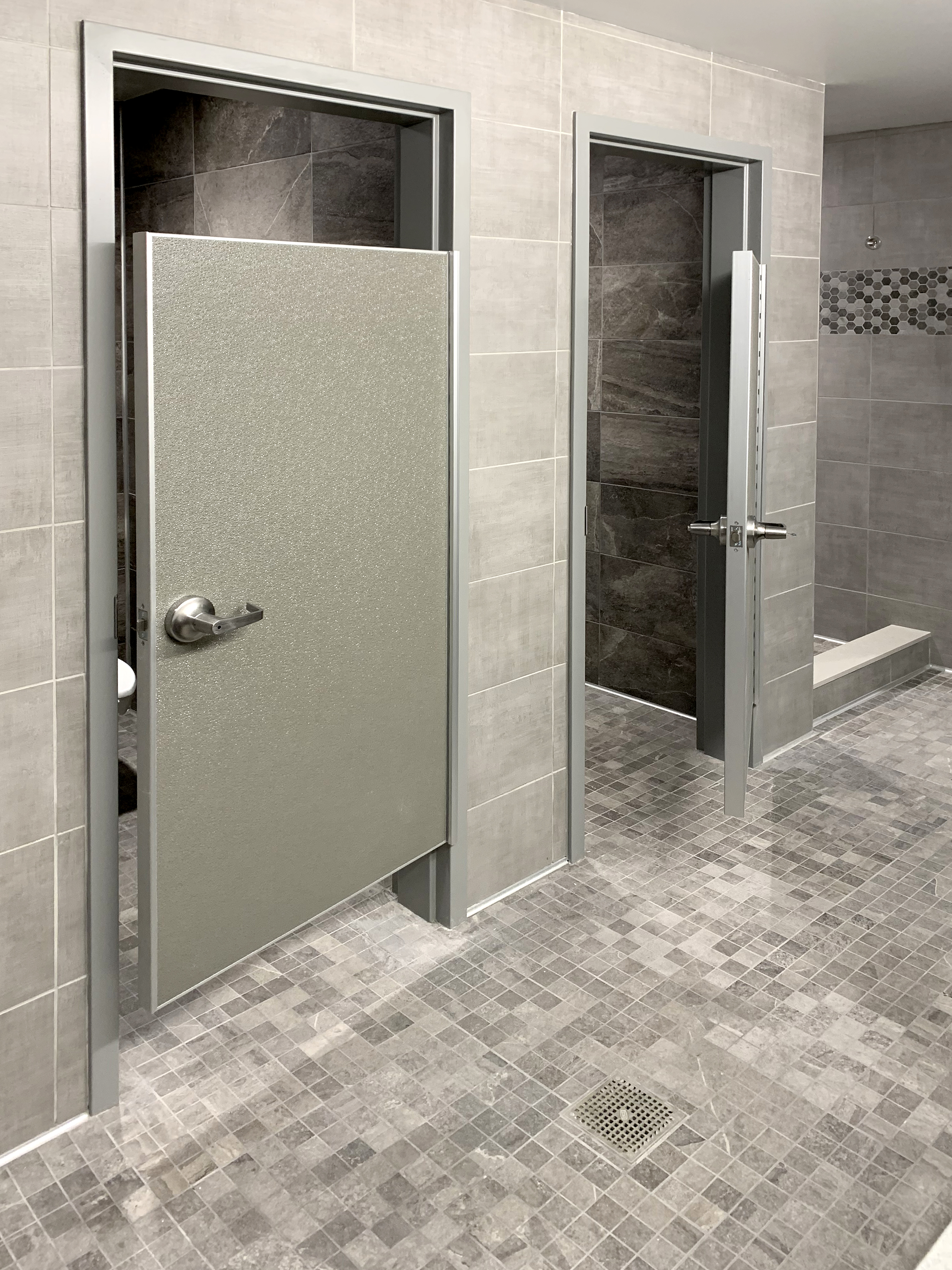 SpecLite 3 ® FRP Bathroom Partitions