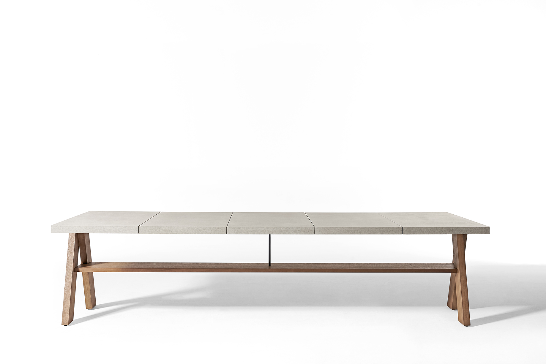 JOI OPEN AIR DINING TABLE