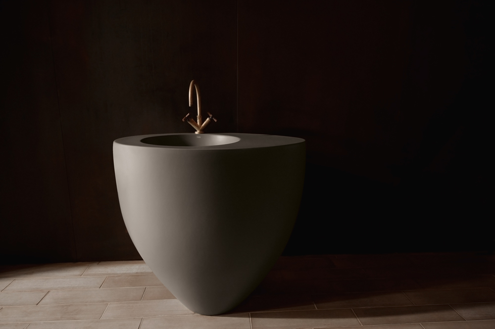LE GIARE washbasin by Claudio Silvestrin