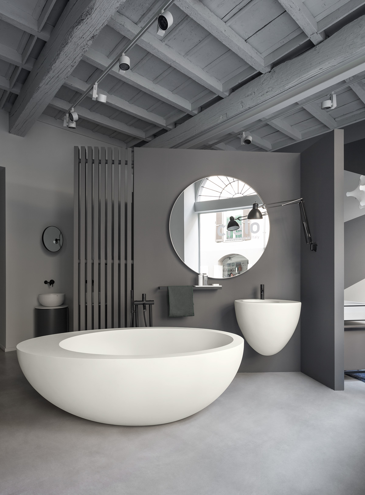 LE GIARE bath tub design by Claudio Silvestrin