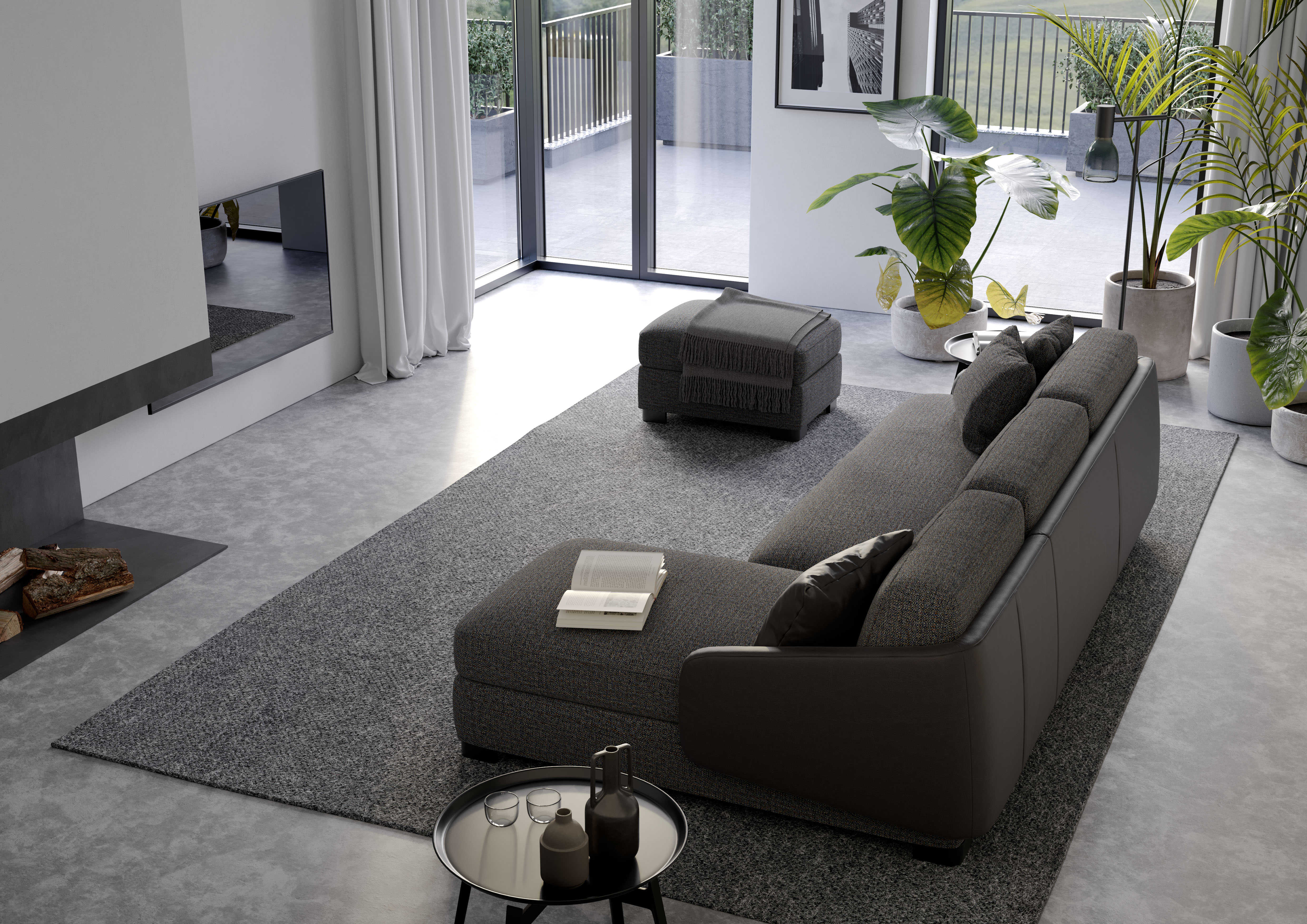 Vivien with chaise longue
