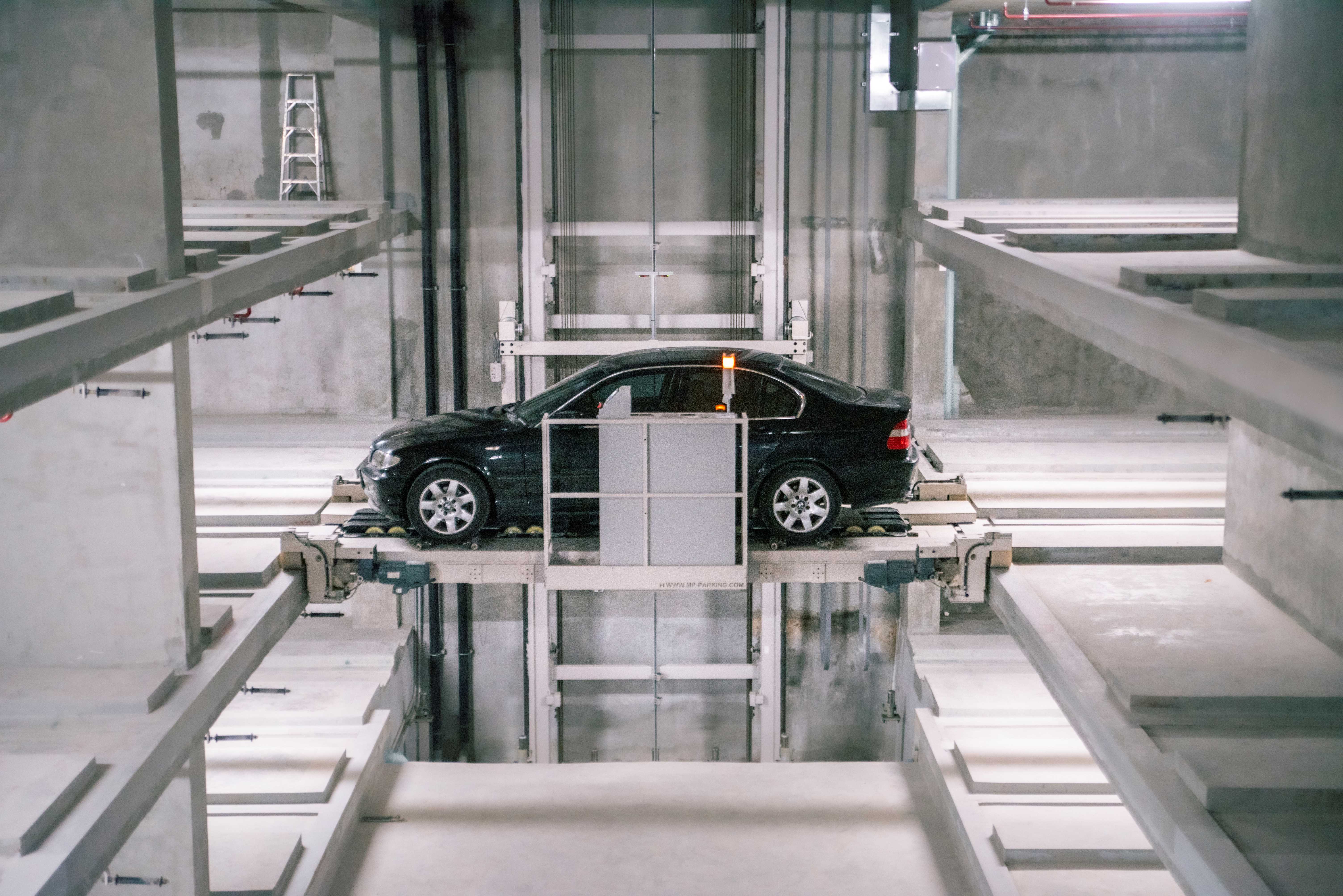 MetroCL - Robotic Car Parking Delivery System