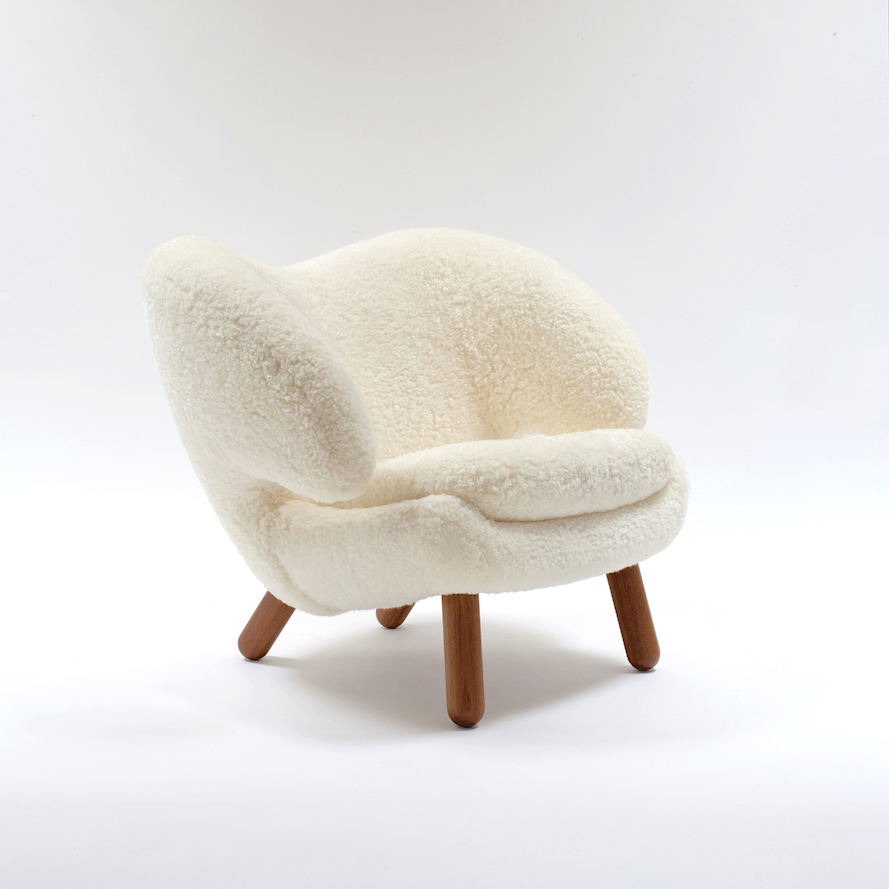 PELICAN Chair by FINN JUHL