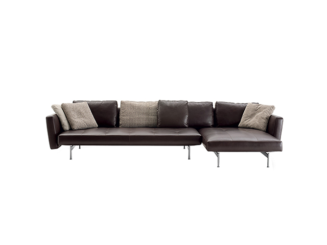 SAKé Sofa