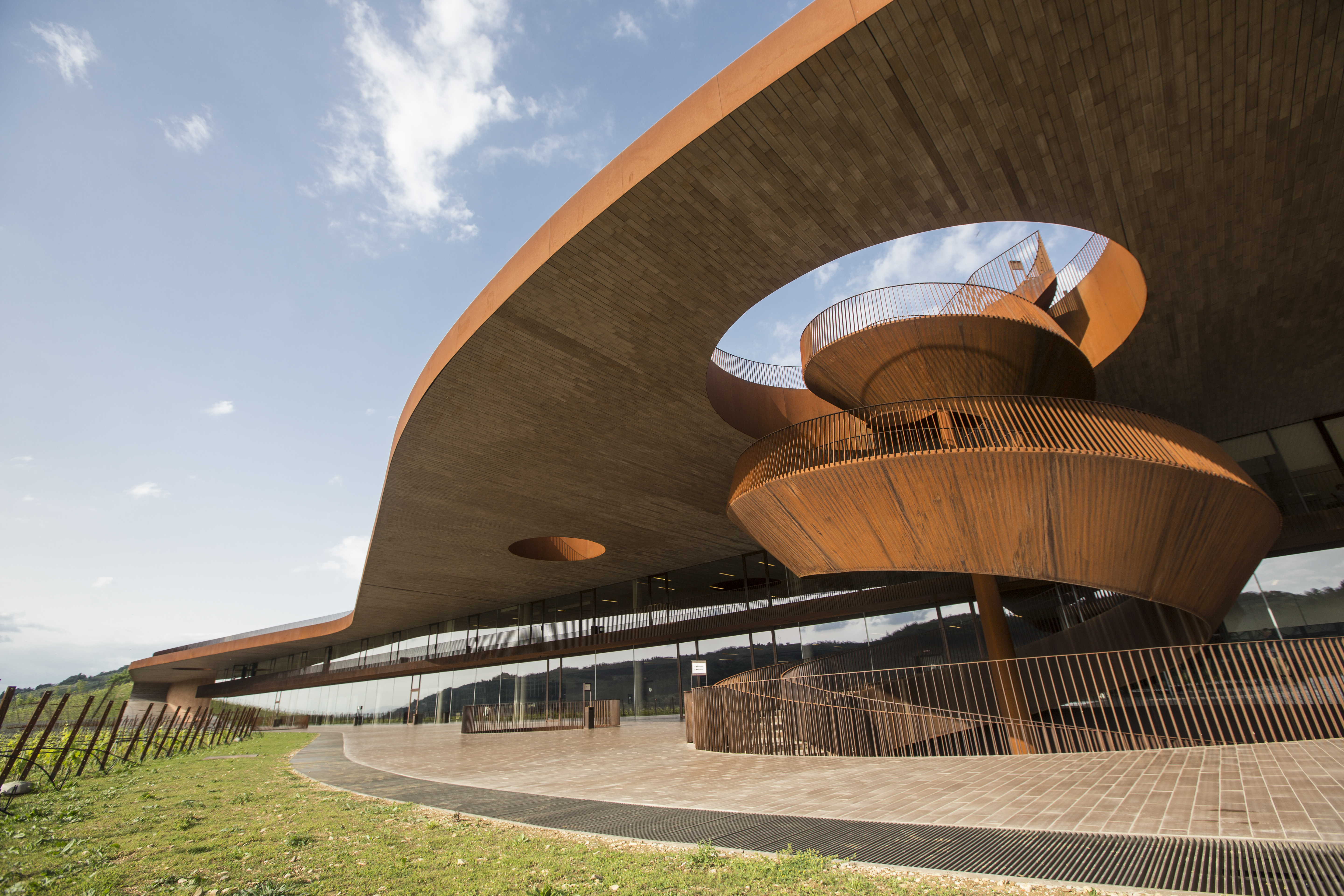 ANTINORI VINEYARD TUSCANY - LITOS TERRACOTTA SANNINI