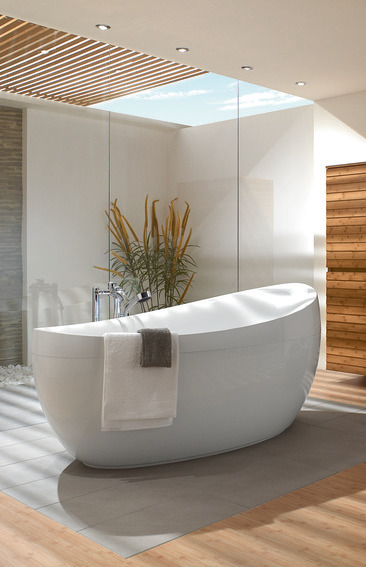 Aveo free-standing bathtub