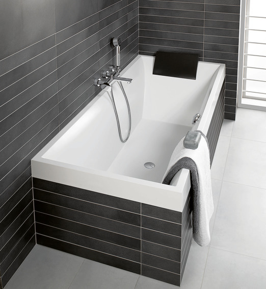 Squaro bathtub