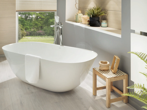 Theano free-standing bathtub