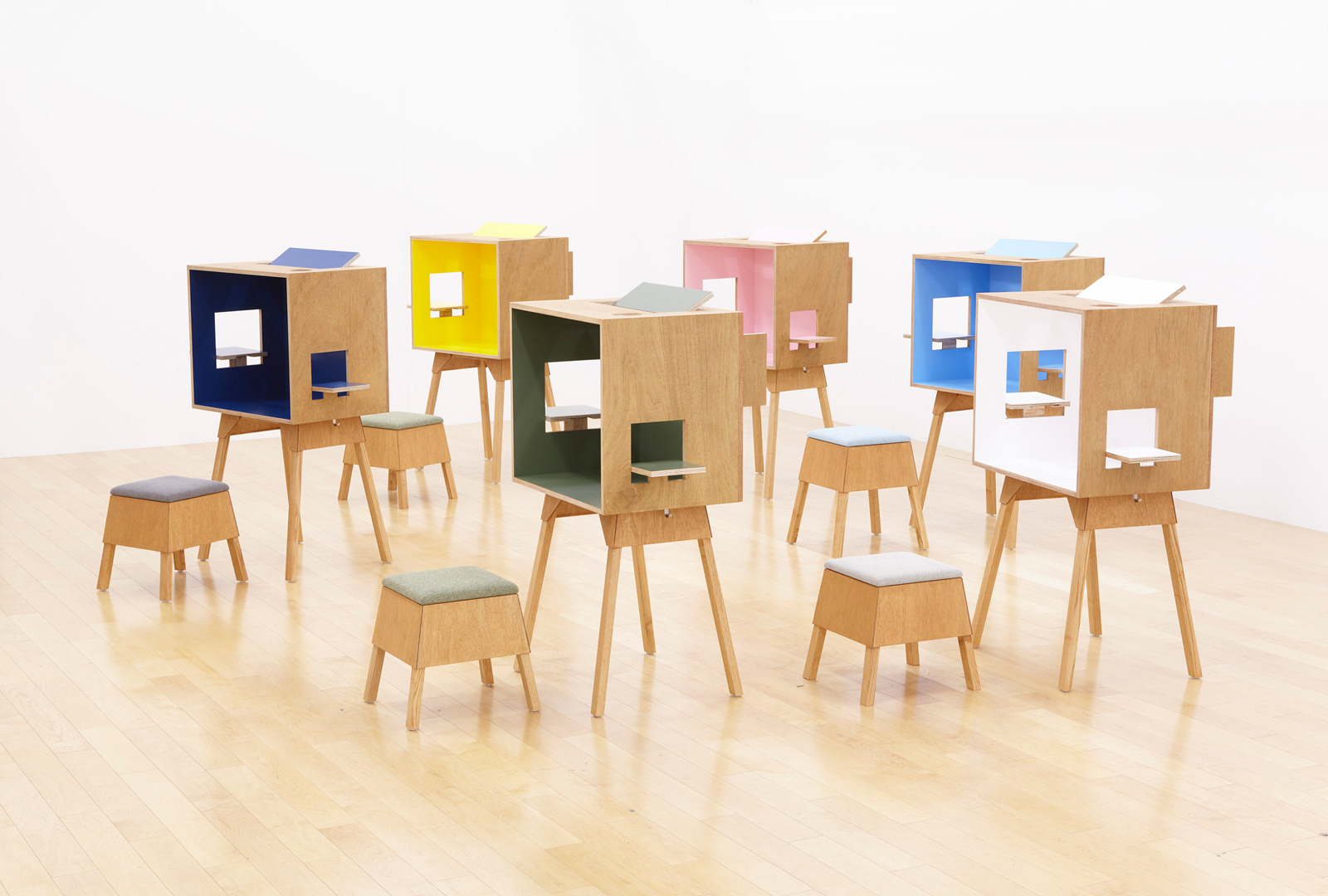 coloro-desk / koloro-stool