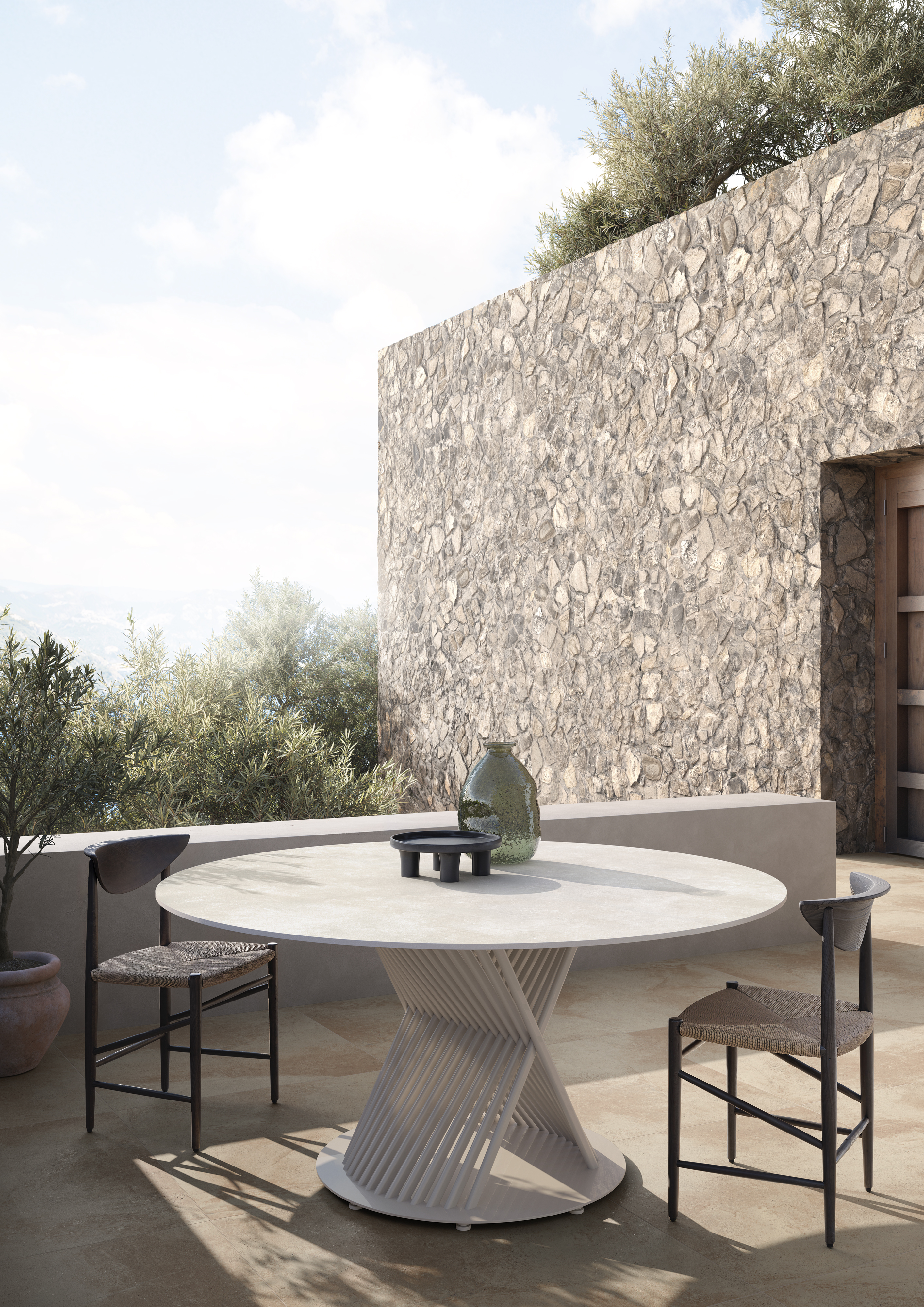 OUTDOOR TABLES: STYLISH SOLUTIONS