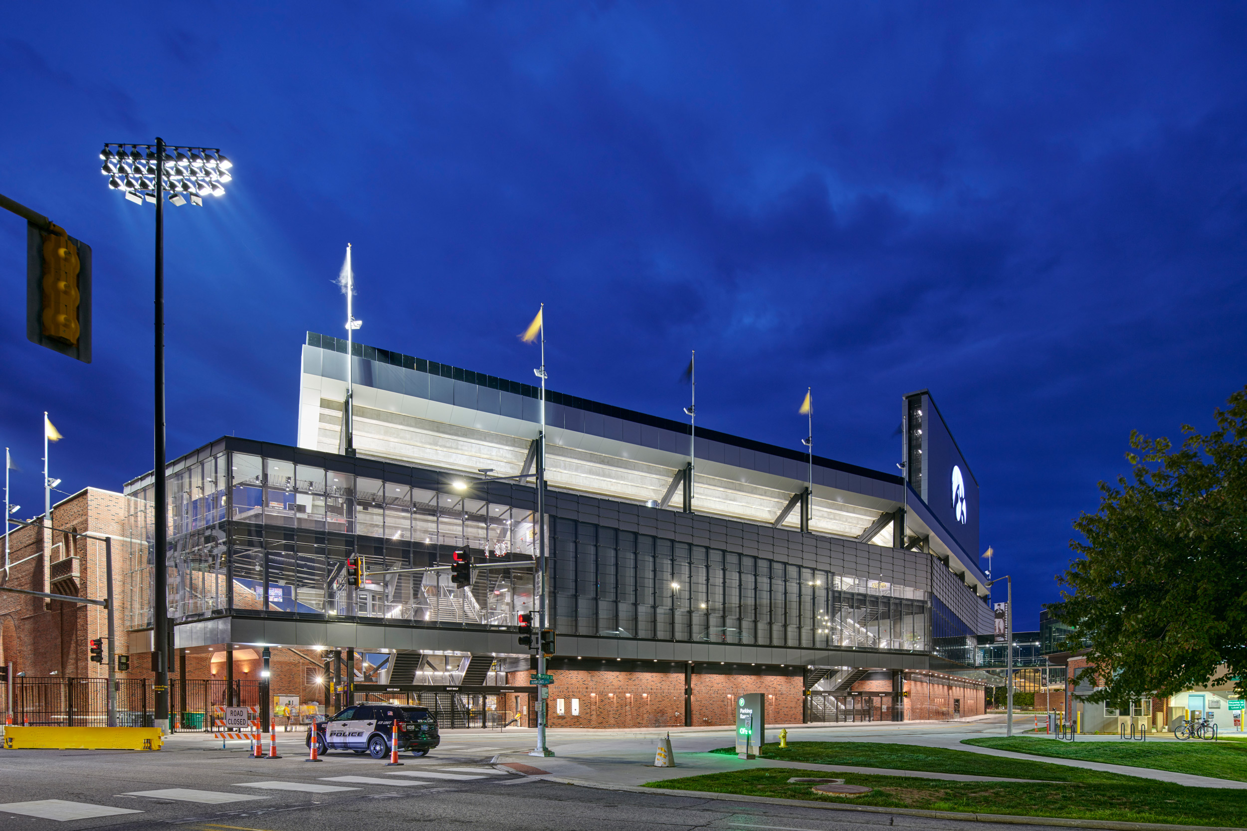 Ventilated Glass Facade Systems
