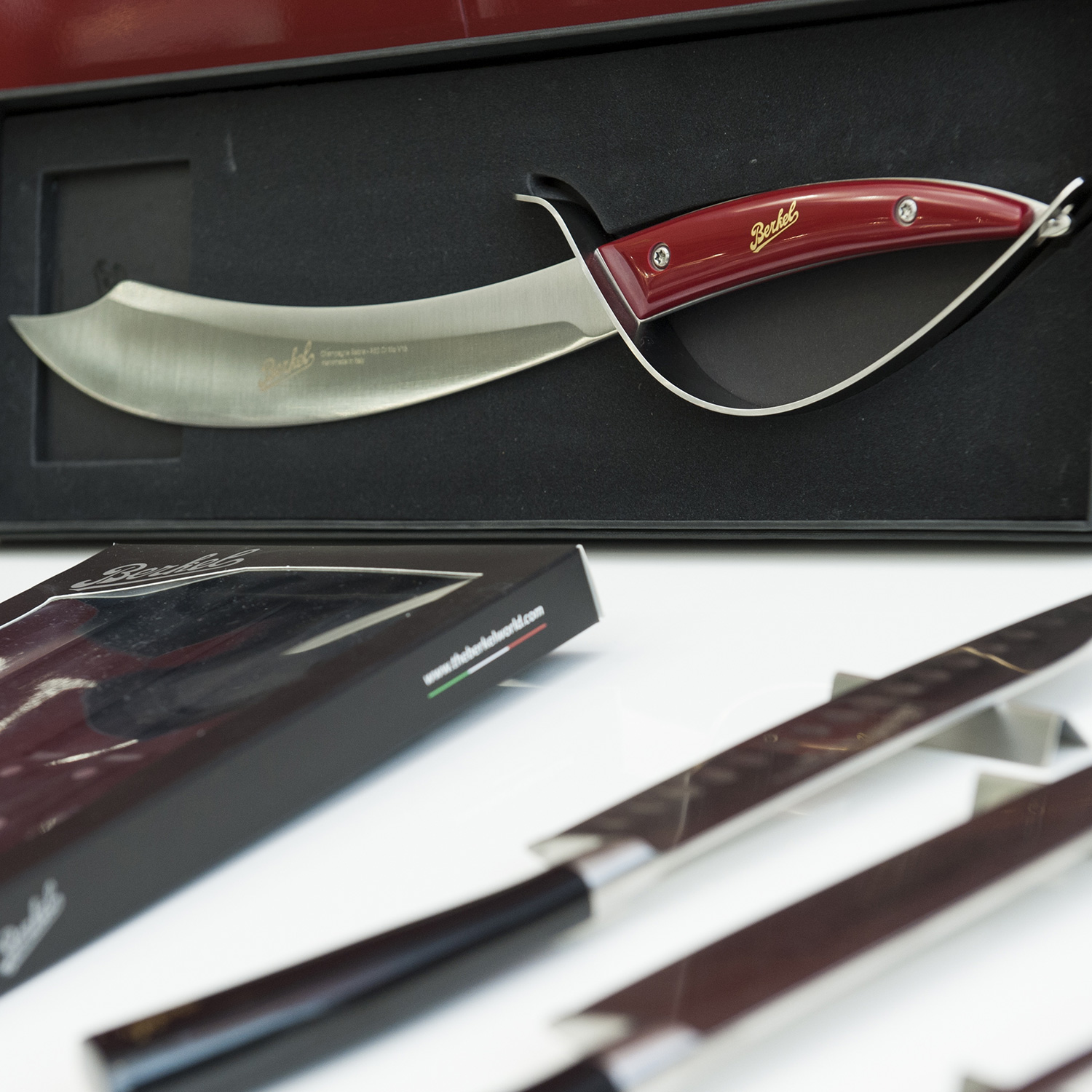 Champagne Sabres, Elegance, Red