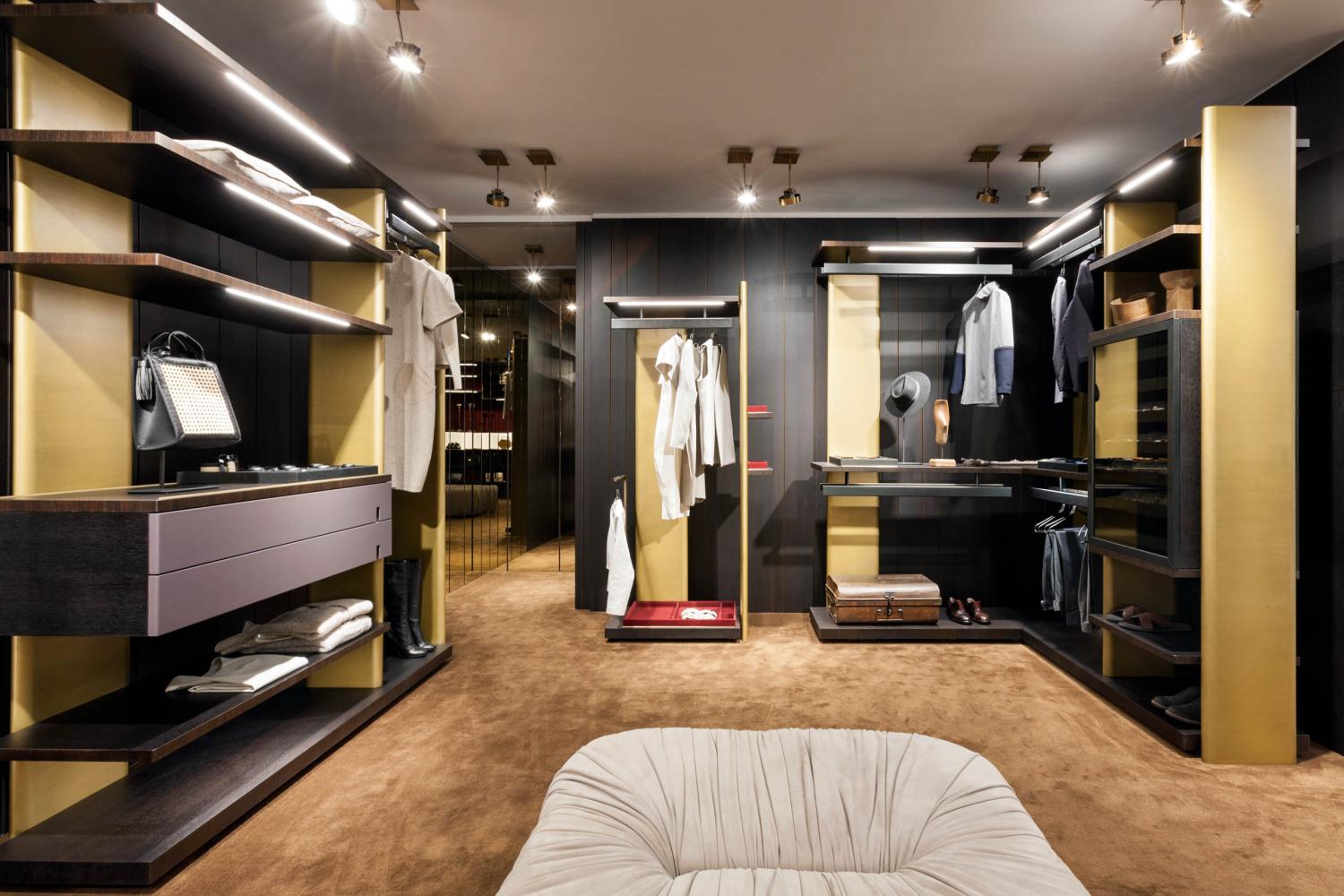 Outfit System | Walk-in Closet