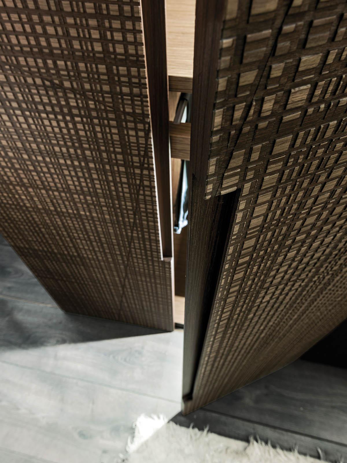 Maxima | Wardrobe
