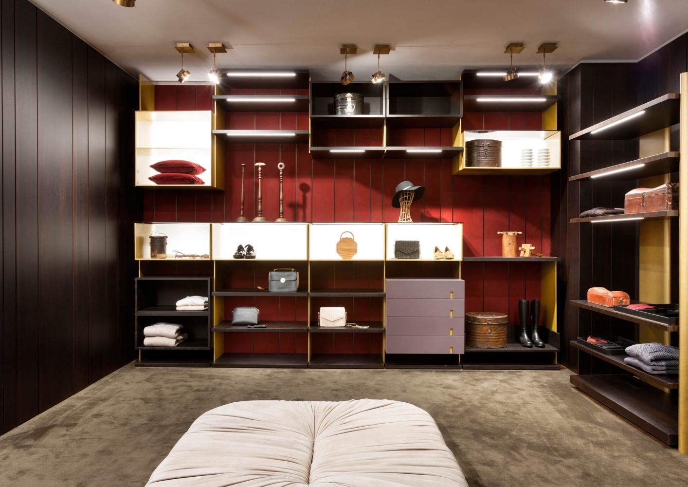 Line | Walk-in Closet