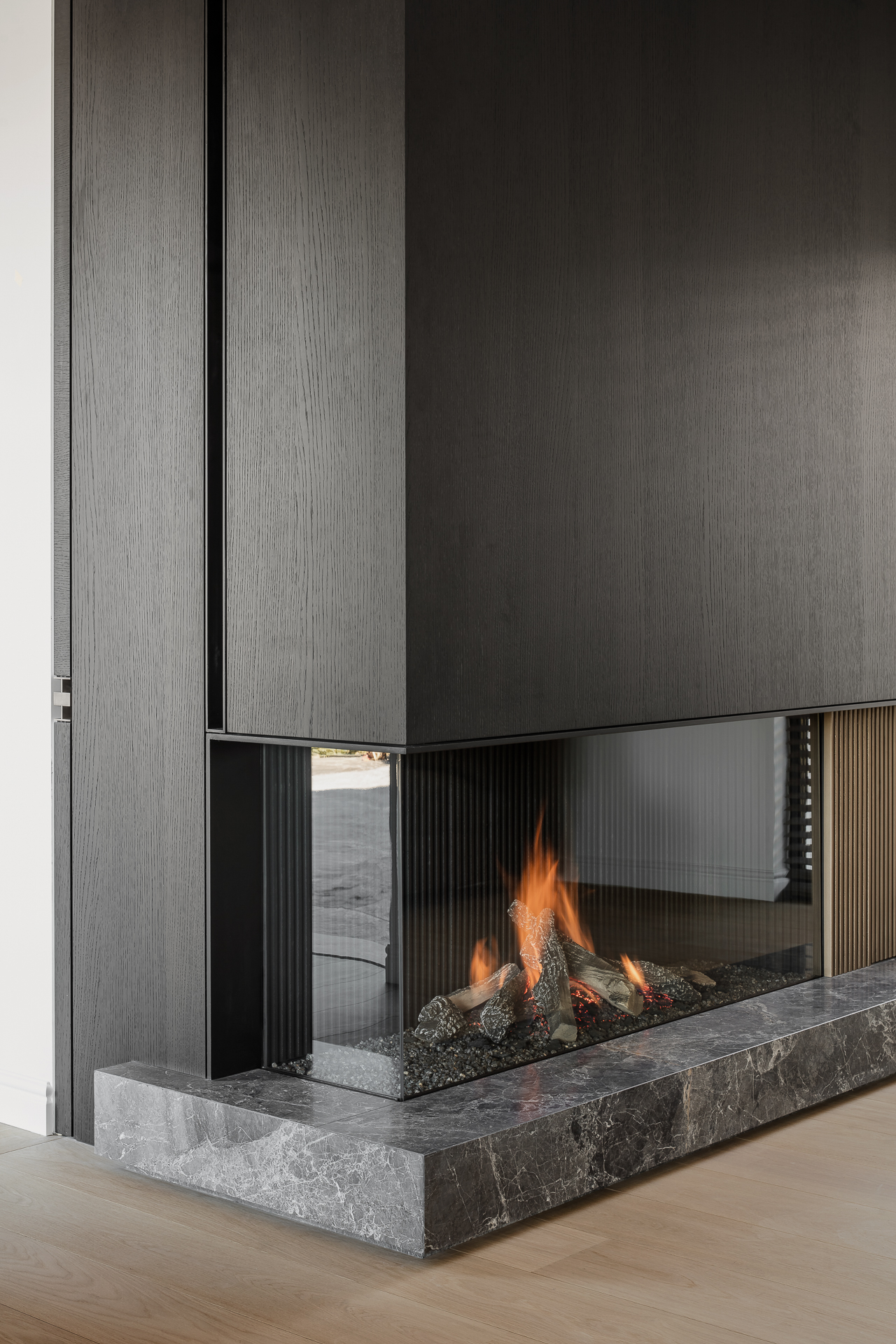 Avenue Gas High Efficiency Closed Fireplaces
