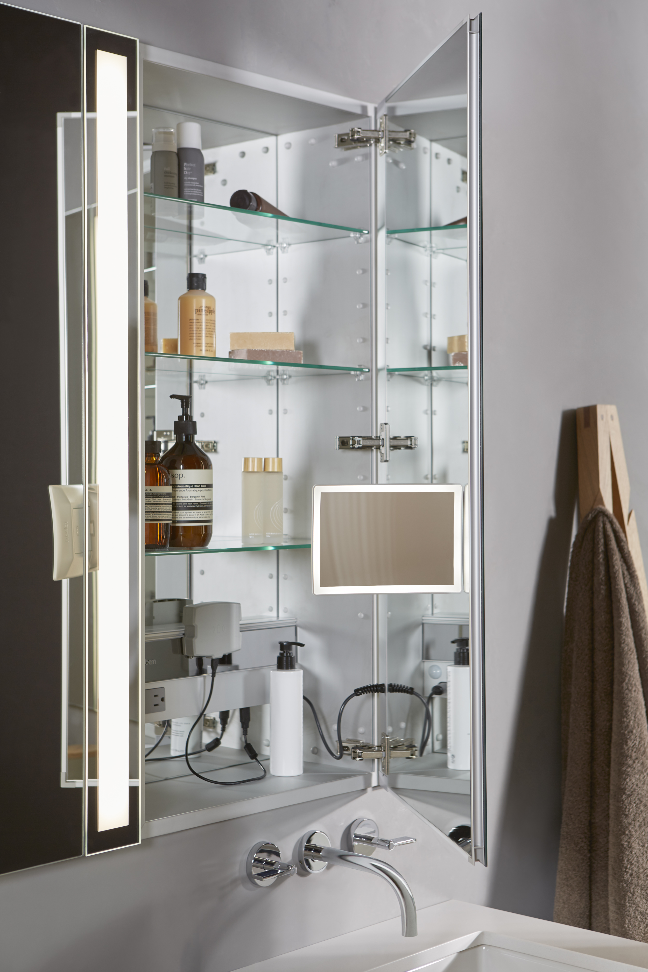 Entice Magnification Mirror