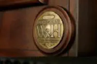 Wallace & Hinz logo