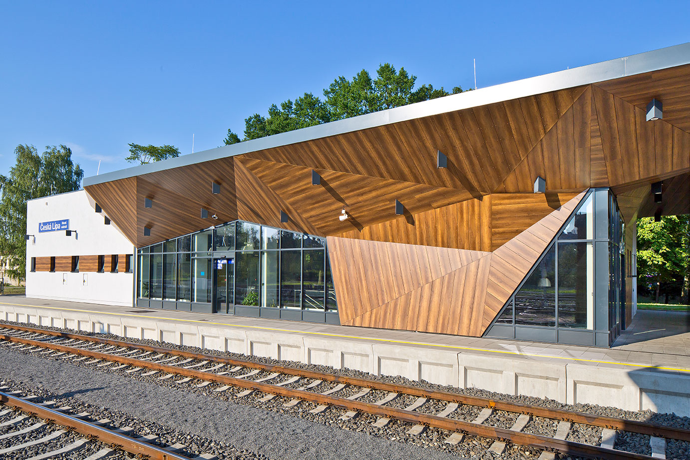 Max Exterior