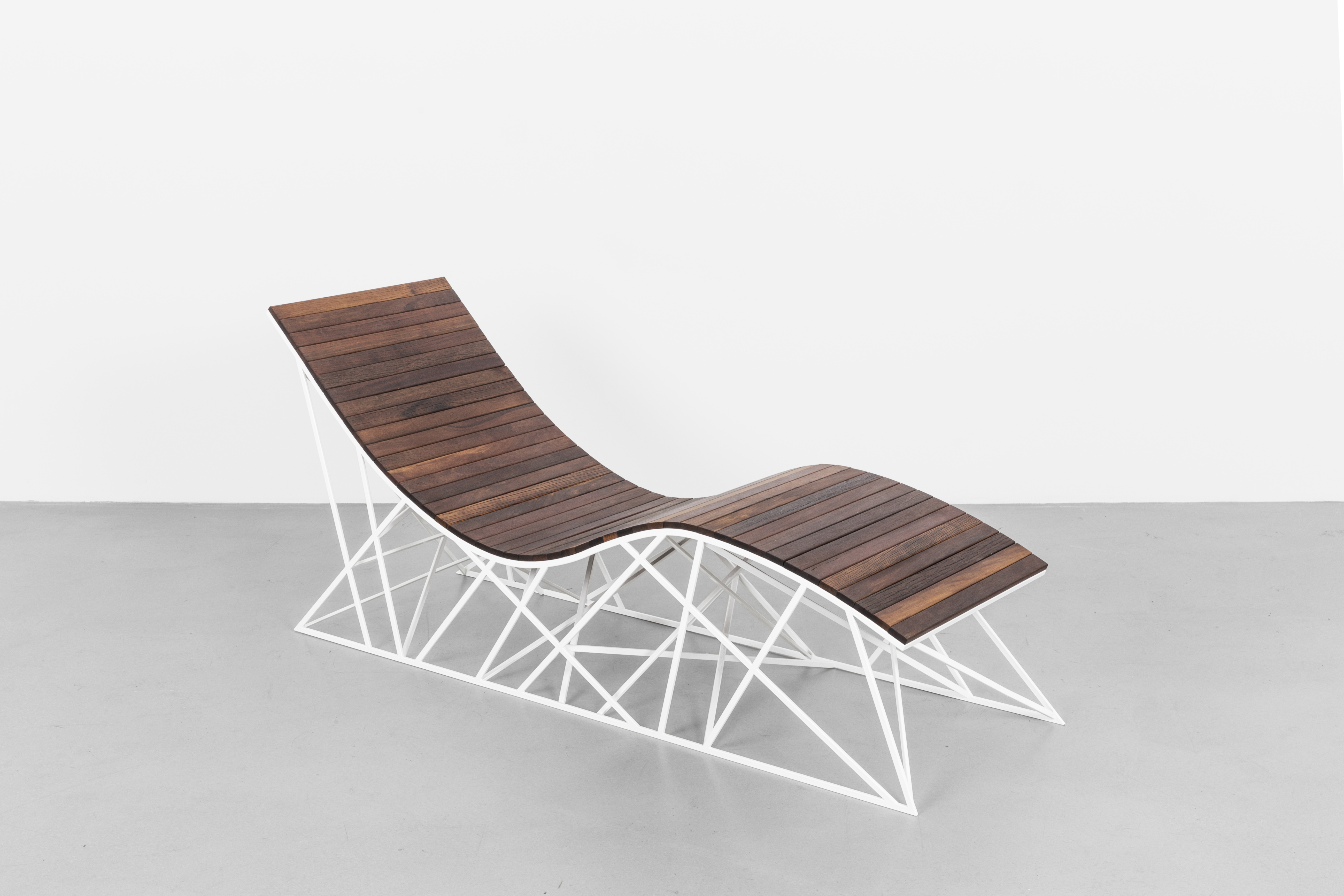 Signature // Cyclone Lounger