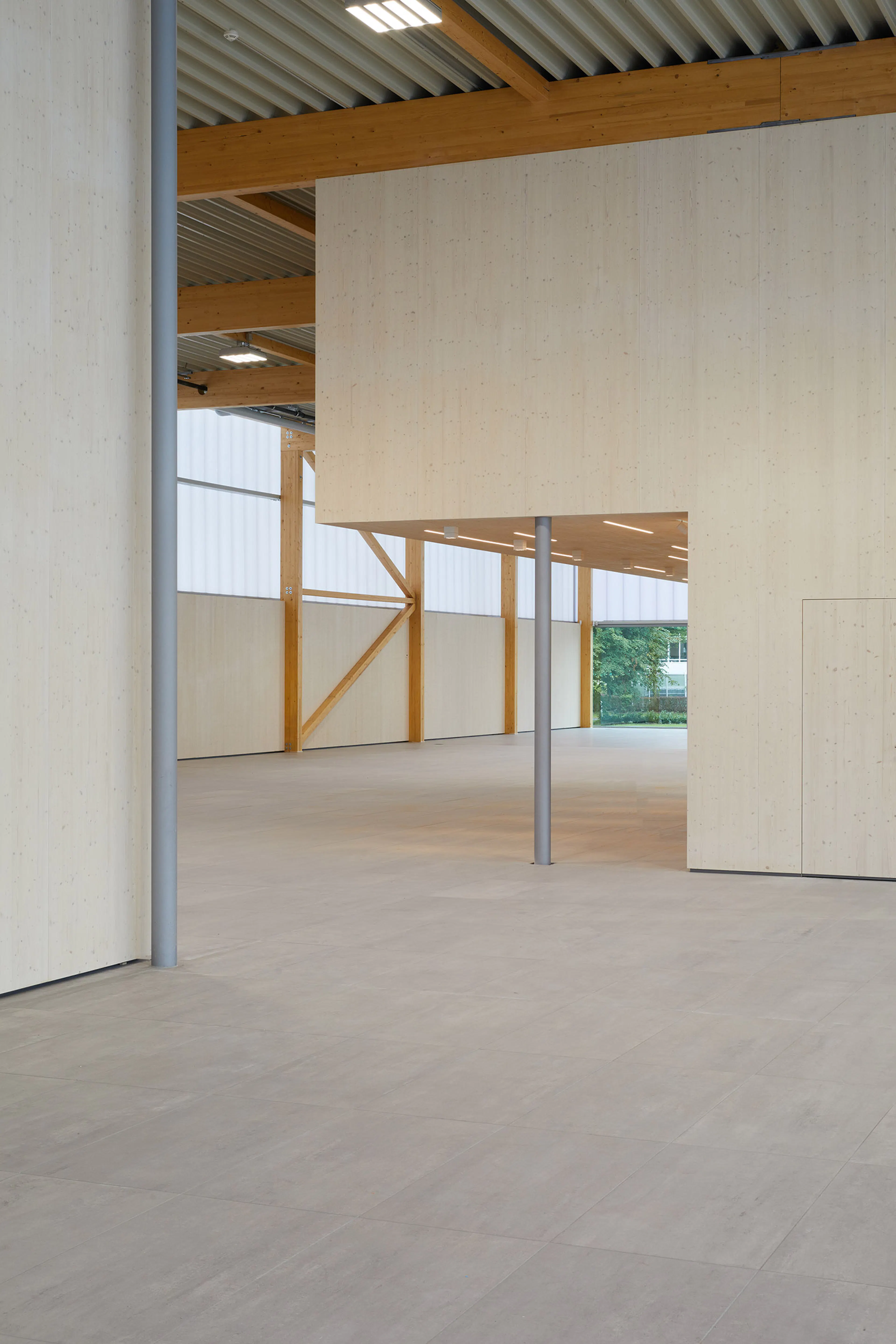 Car Showroom Halle — 8